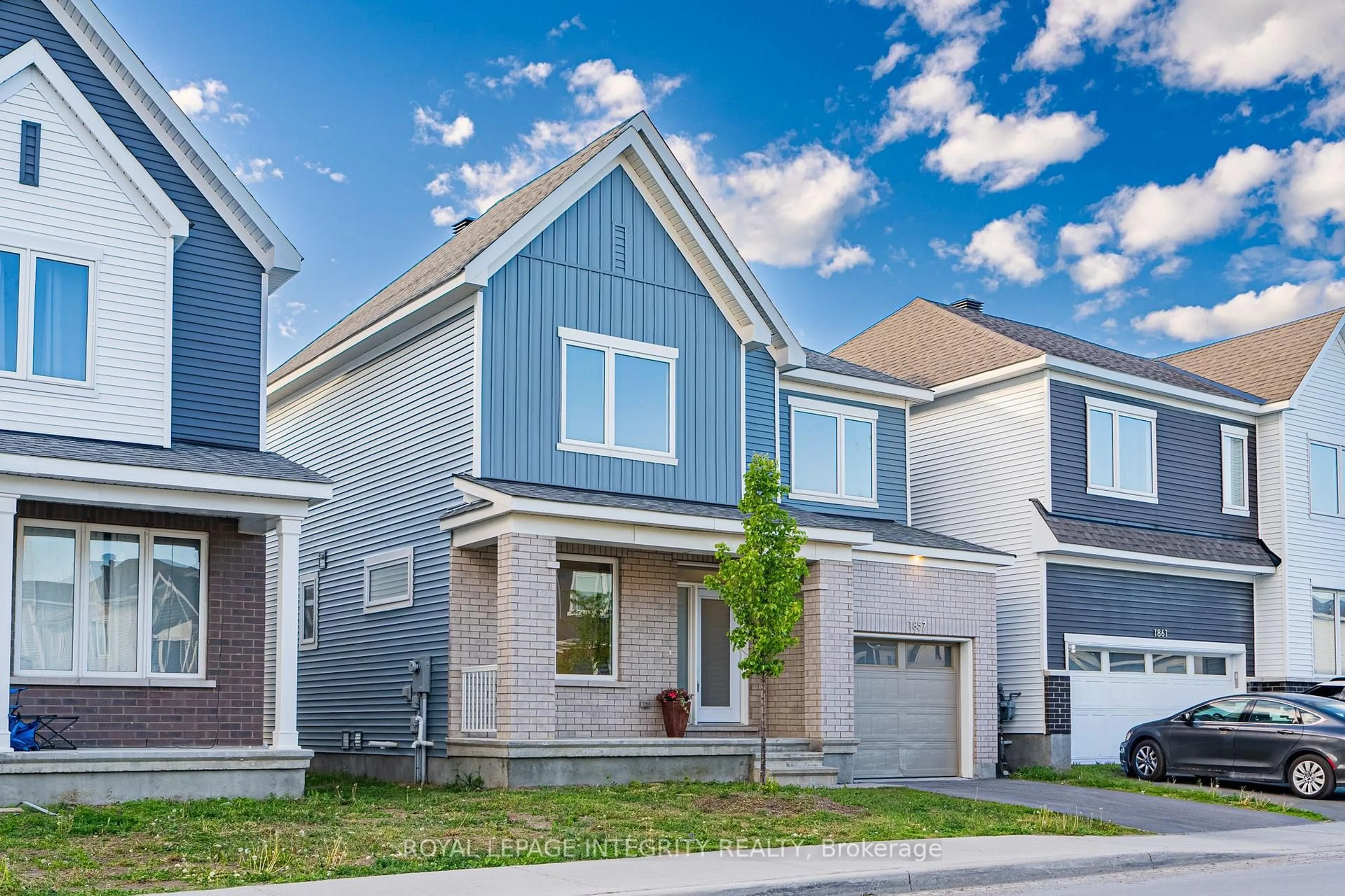 Home with vinyl exterior material, street for 1857 HAIKU St, Ottawa Ontario K2J 6W6