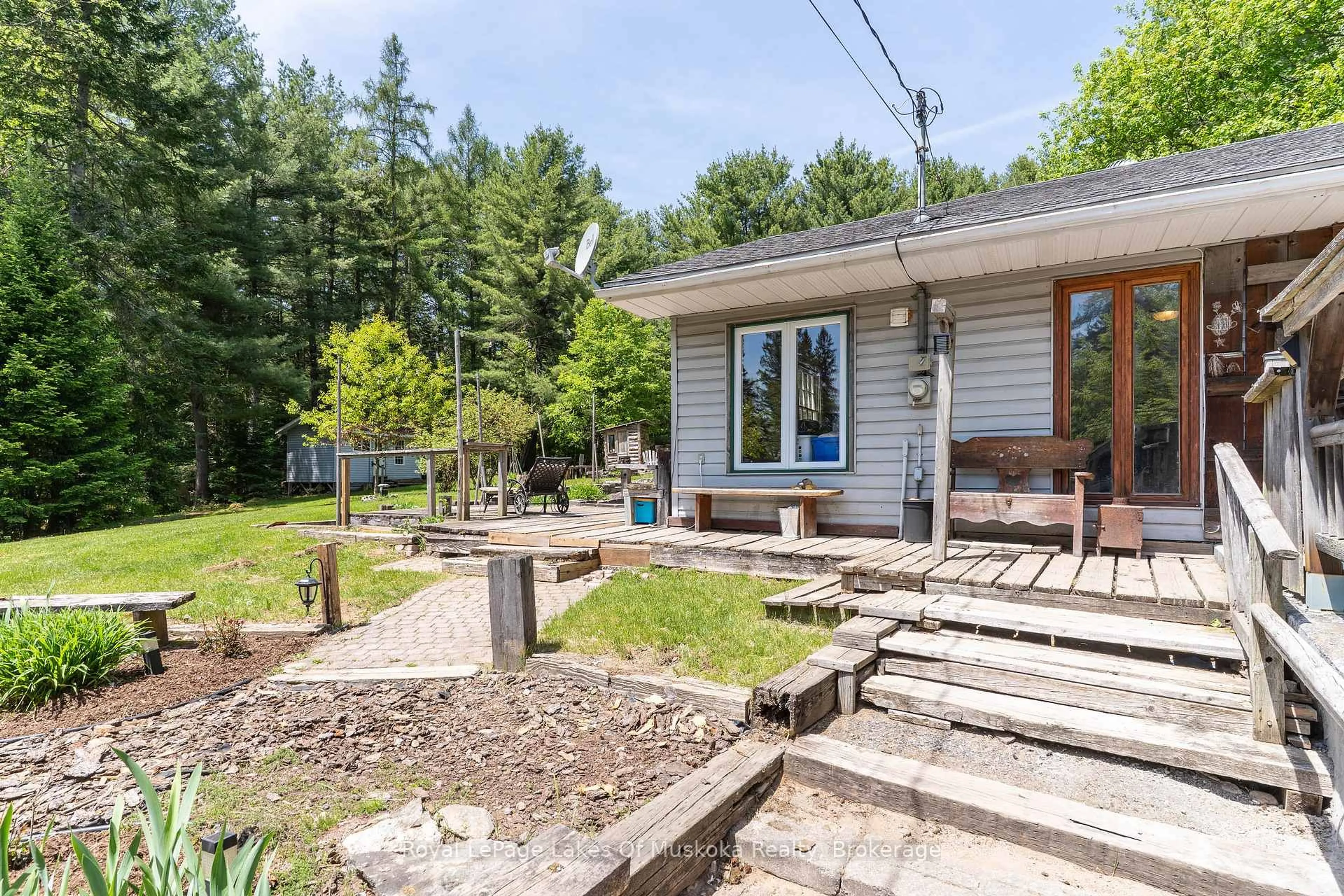 Patio, unknown for 244 South Mary Lake Rd, Huntsville Ontario P0B 1L0