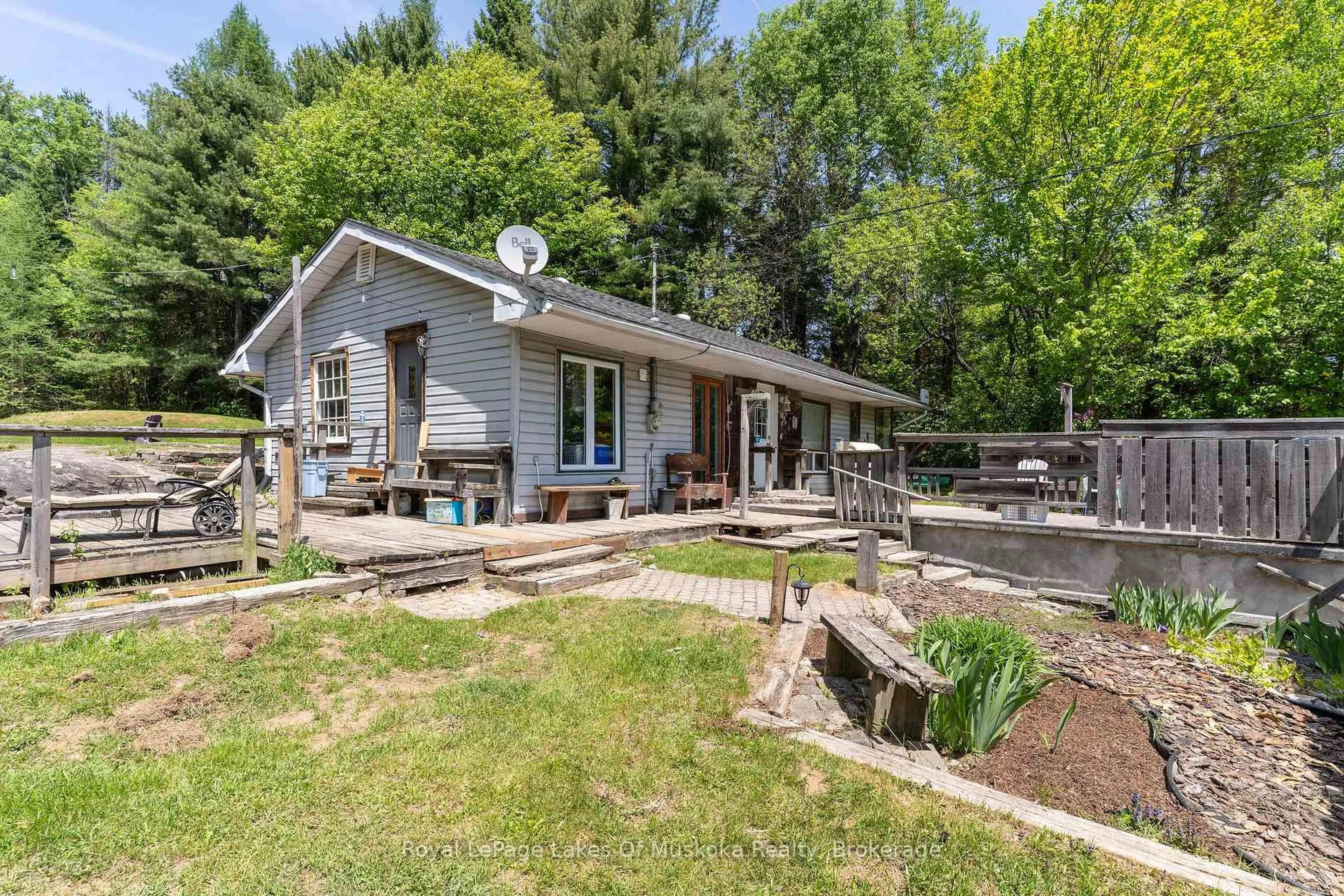 Patio, unknown for 244 South Mary Lake Rd, Huntsville Ontario P0B 1L0