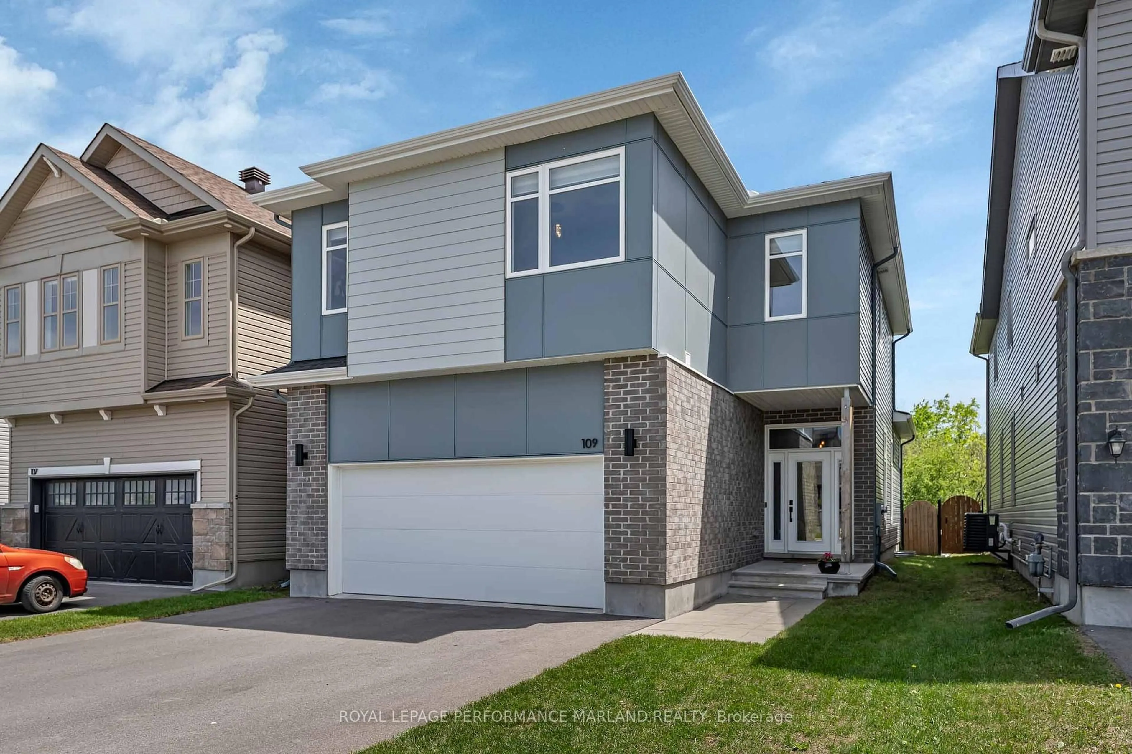 Home with vinyl exterior material, street for 109 Rallidale St, Ottawa Ontario K1X 0G7