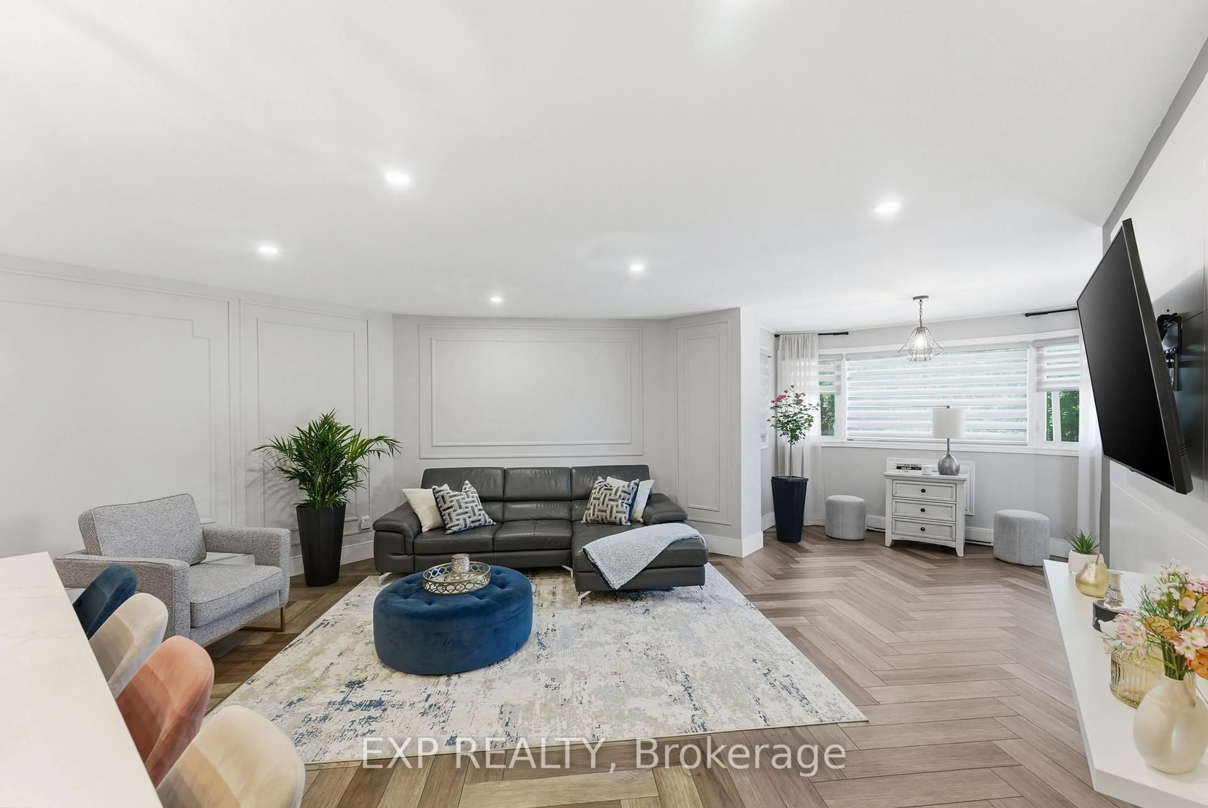 Living room with furniture, unknown for 10 John St #207, Grimsby Ontario L3M 1X5
