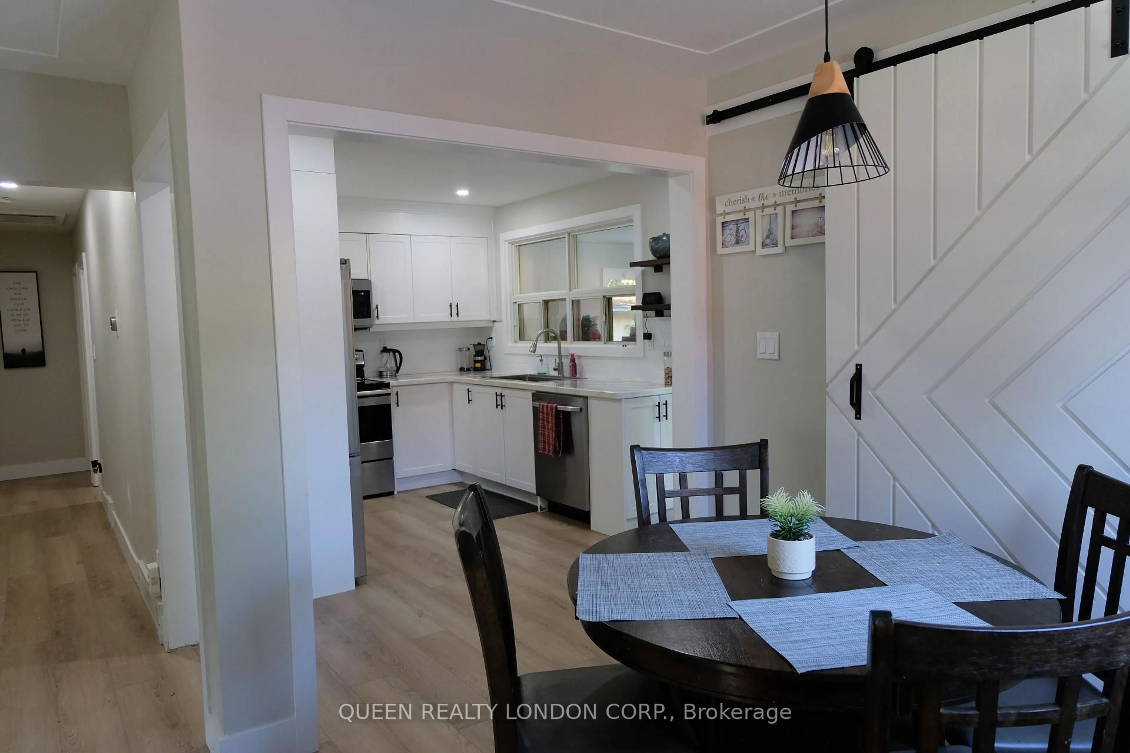 Open concept kitchen, unknown for 439 Scenic Dr, London South Ontario N5Z 3A9