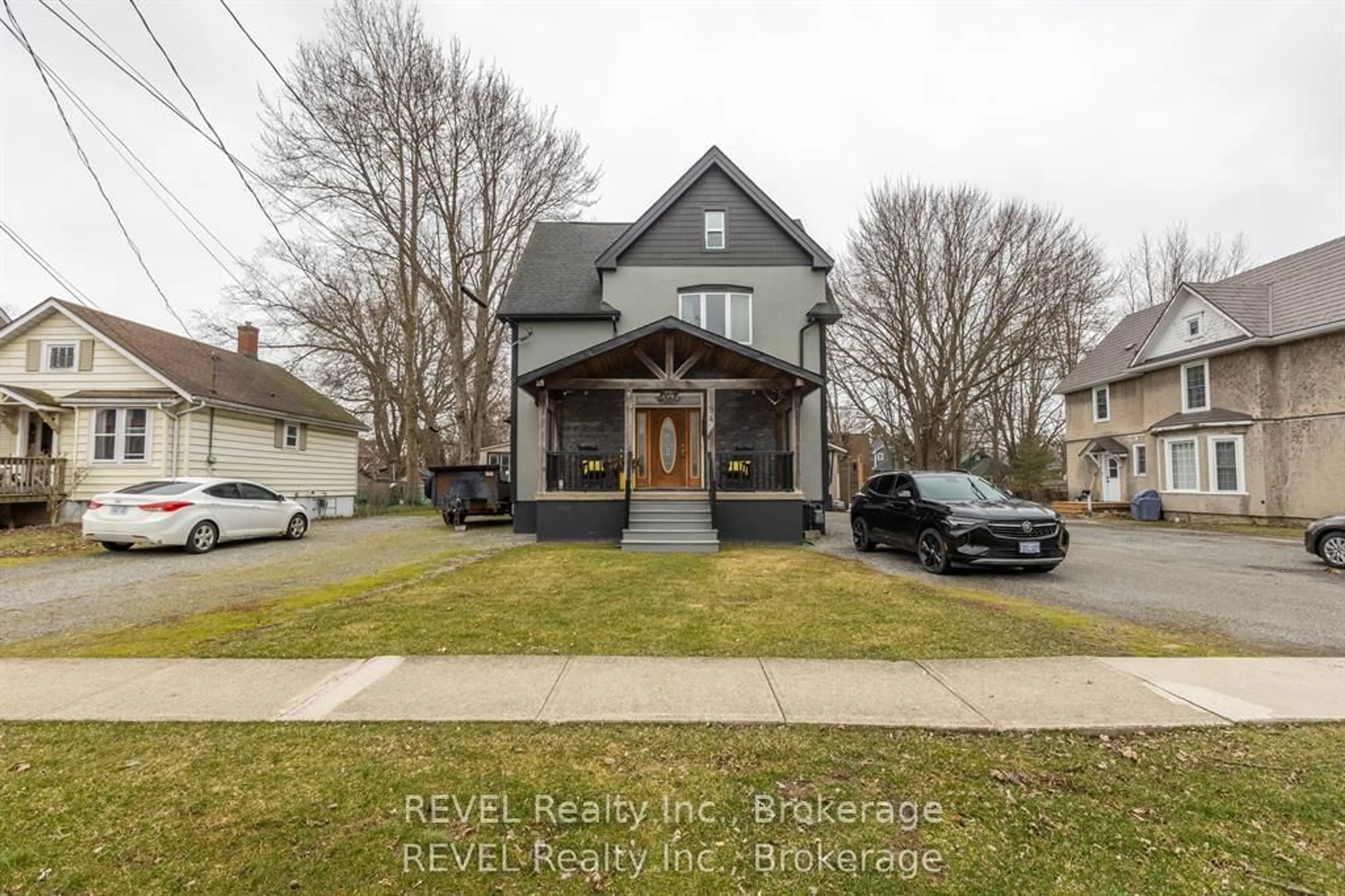 A pic from outside/outdoor area/front of a property/back of a property/a pic from drone, street for 91-94 Kent St, Port Colborne Ontario L3K 2Z5