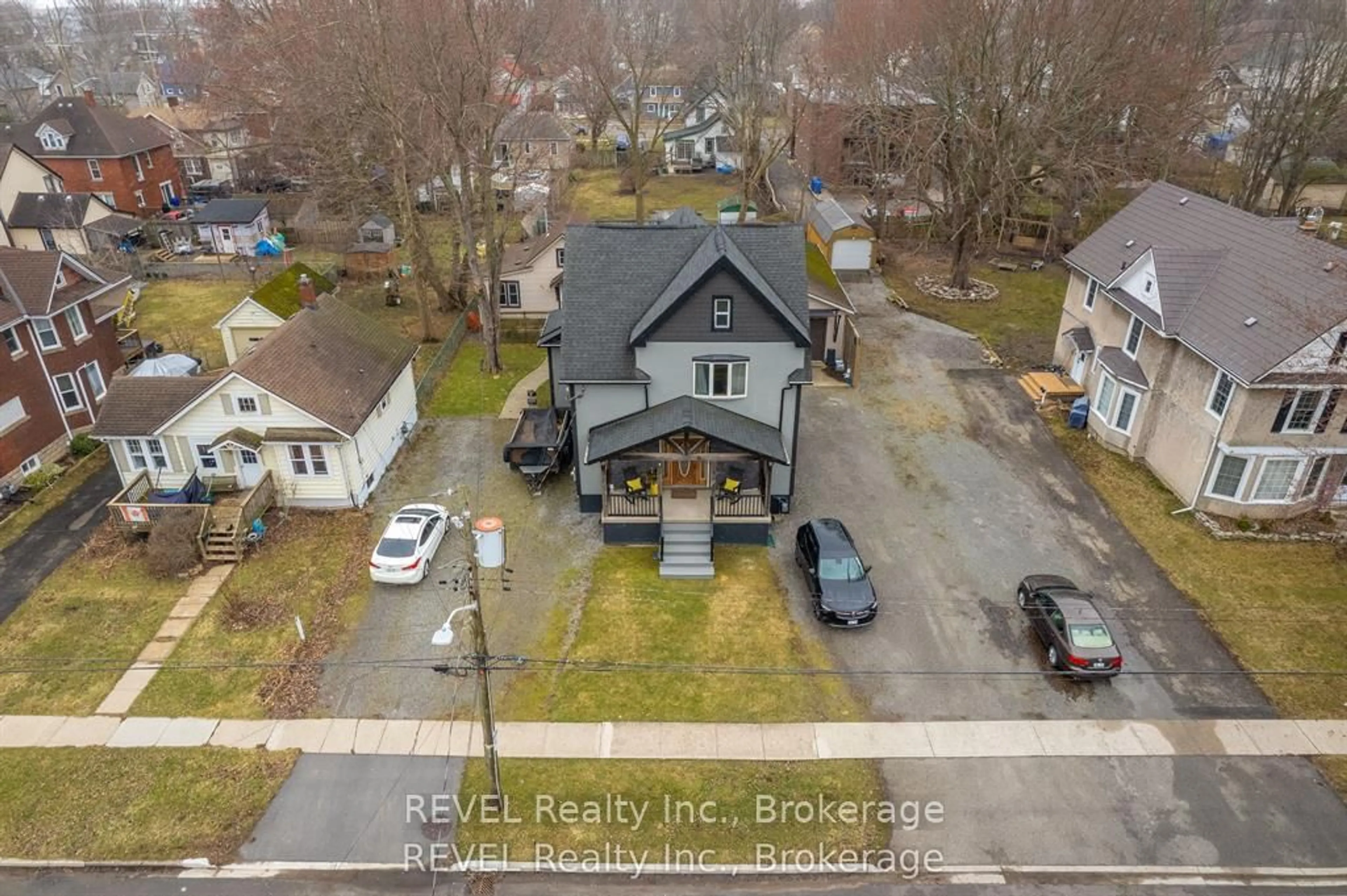 A pic from outside/outdoor area/front of a property/back of a property/a pic from drone, unknown for 91-94 Kent St, Port Colborne Ontario L3K 2Z5