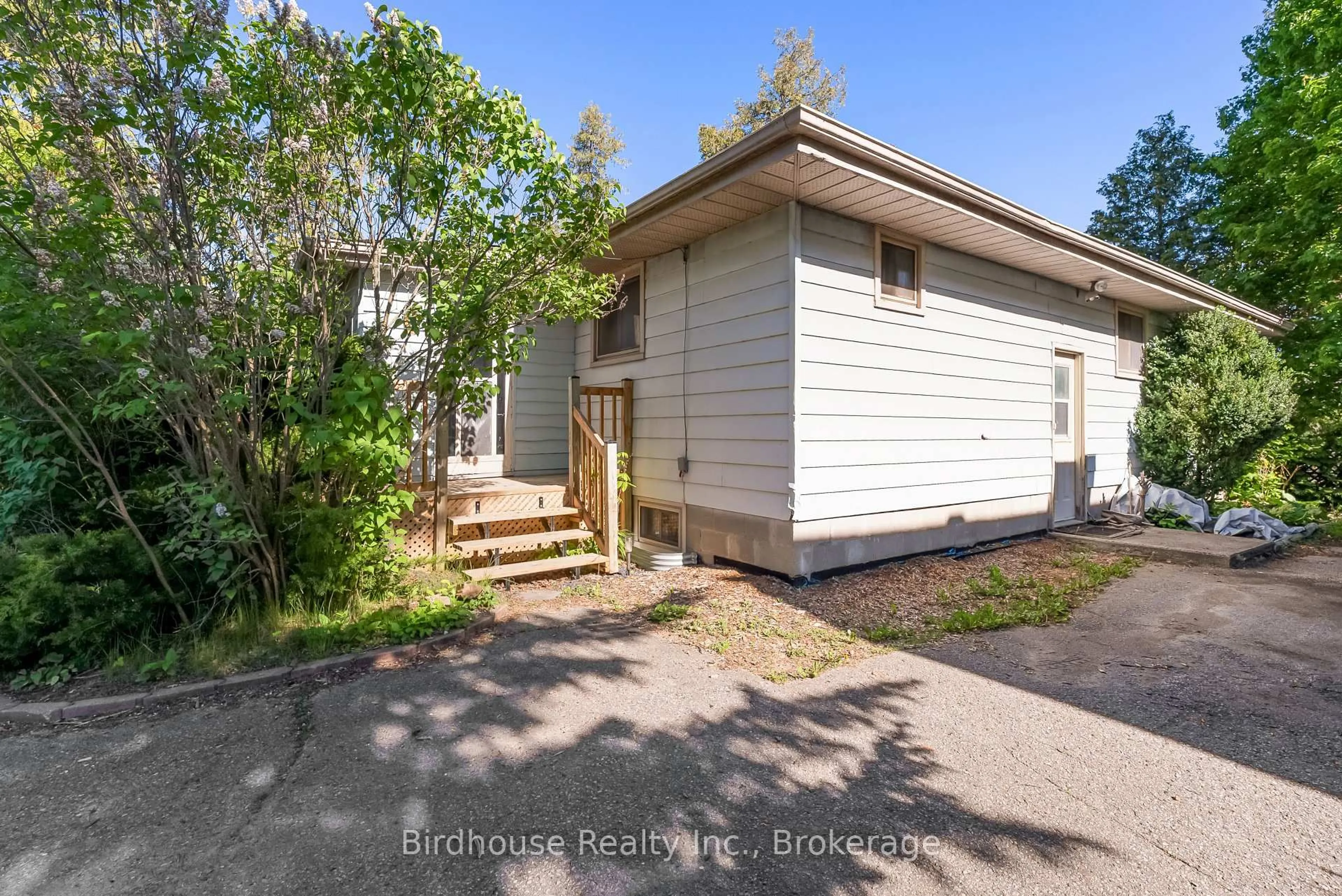 A pic from outside/outdoor area/front of a property/back of a property/a pic from drone, unknown for 30 Viamede St, Kawartha Lakes Ontario K0M 1L0