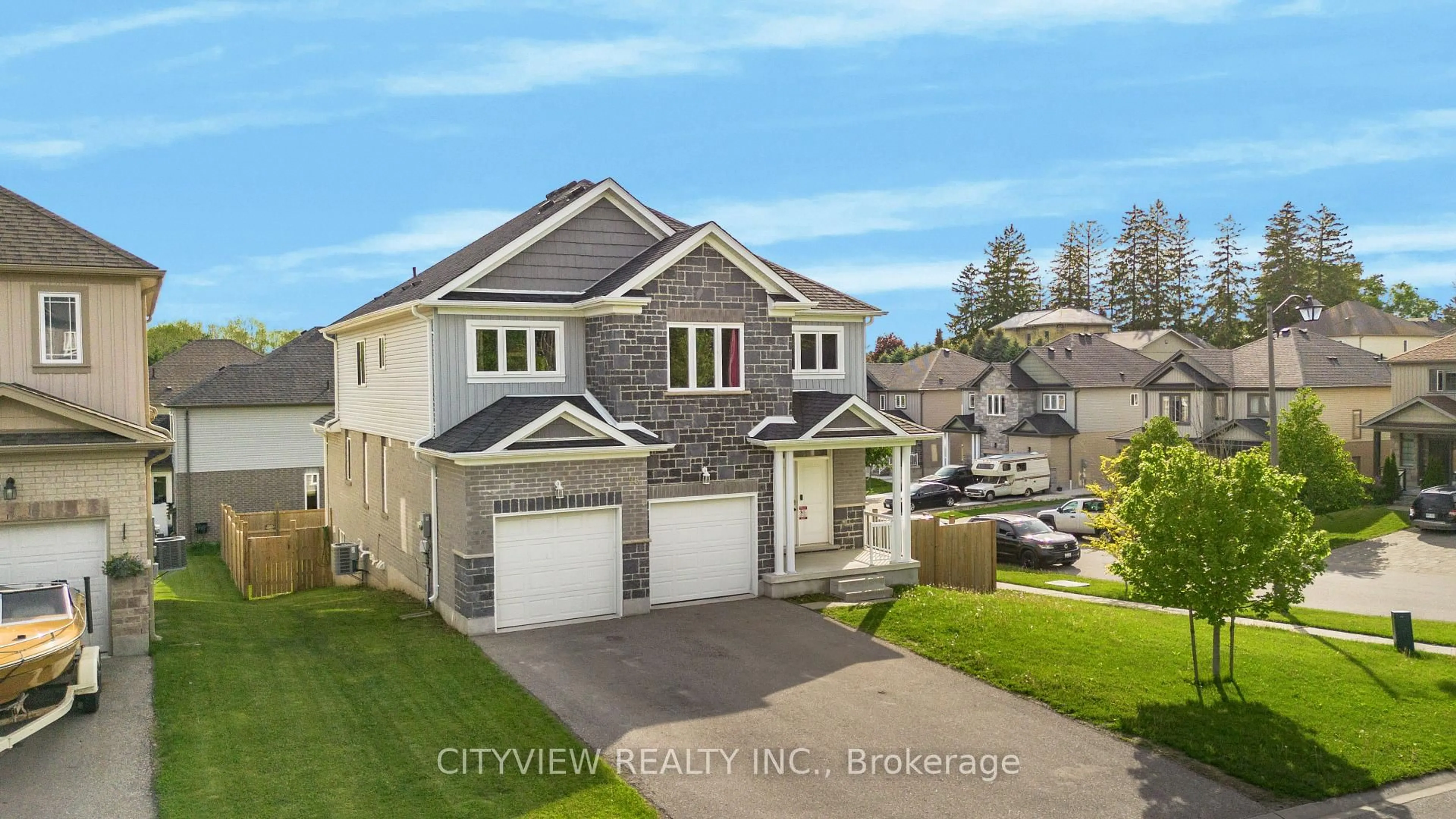 A pic from outside/outdoor area/front of a property/back of a property/a pic from drone, street for 28 Hartfield St, Ingersoll Ontario N5C 0C4