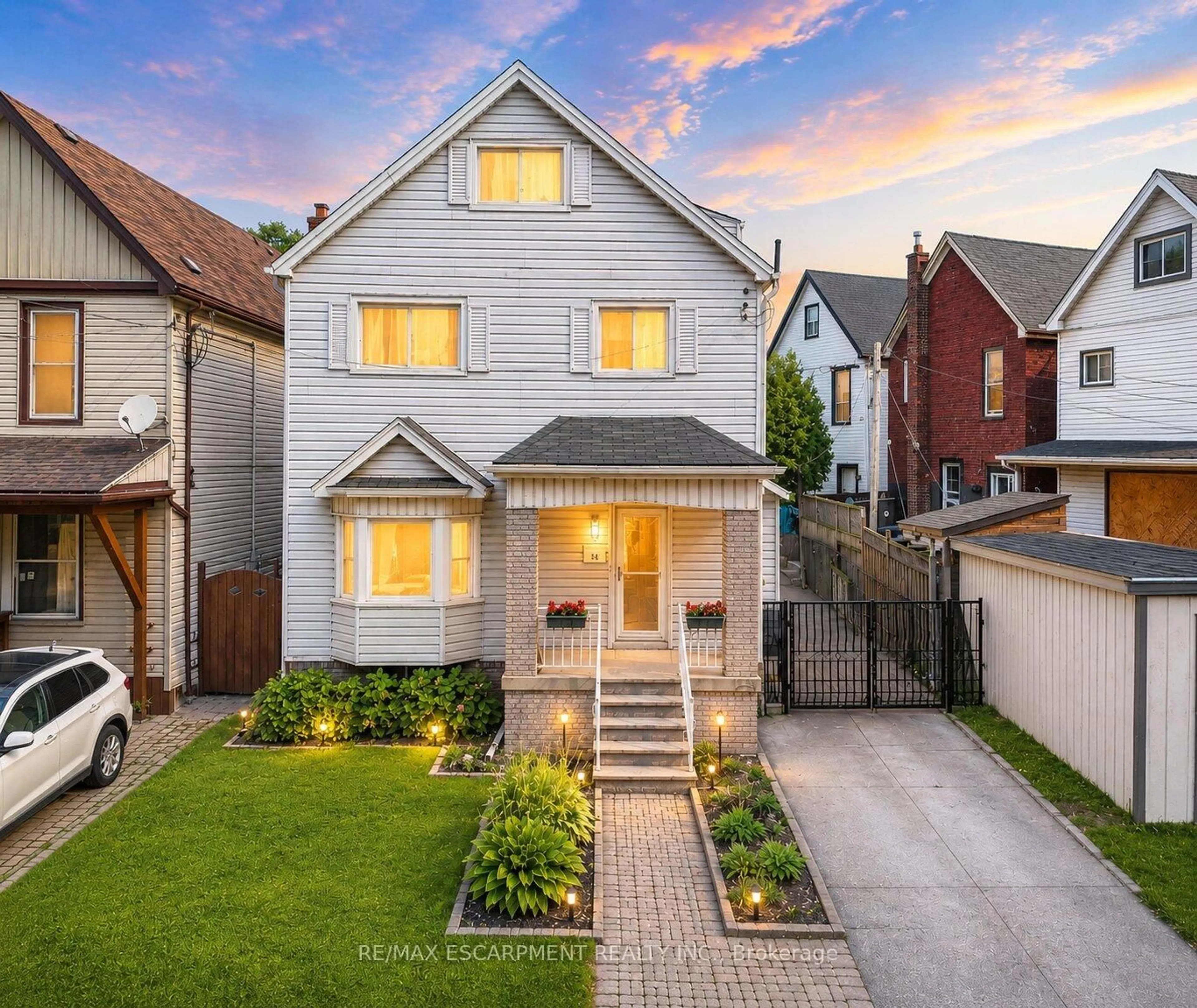 Home with brick exterior material, street for 14 Niagara St, Hamilton Ontario L8L 6A2