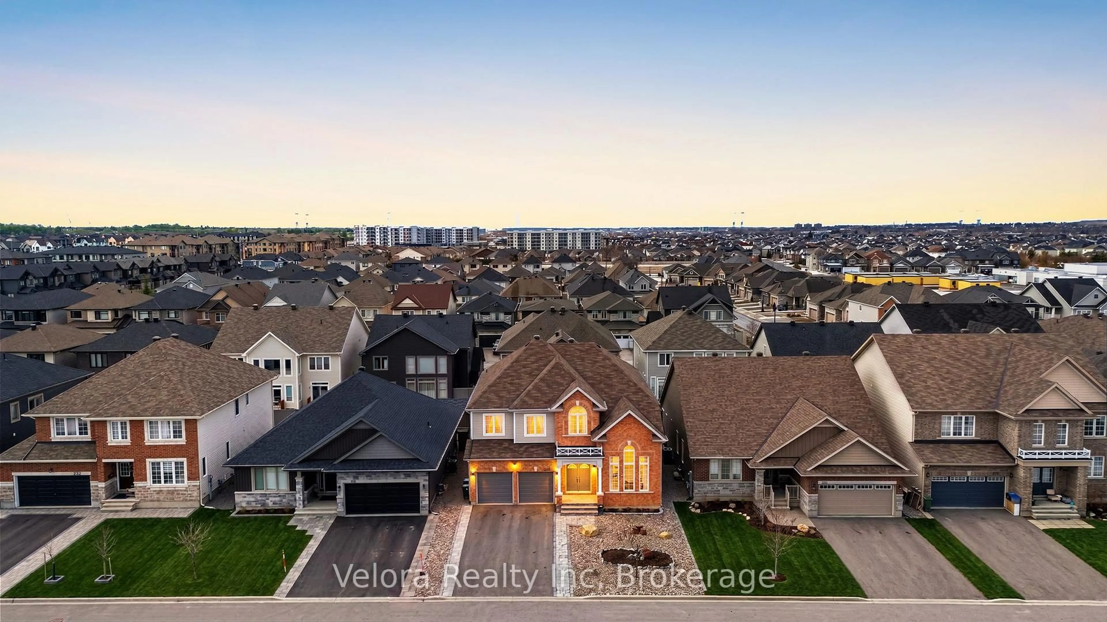A pic from outside/outdoor area/front of a property/back of a property/a pic from drone, unknown for 208 Rover St, Ottawa Ontario K2V 0G2