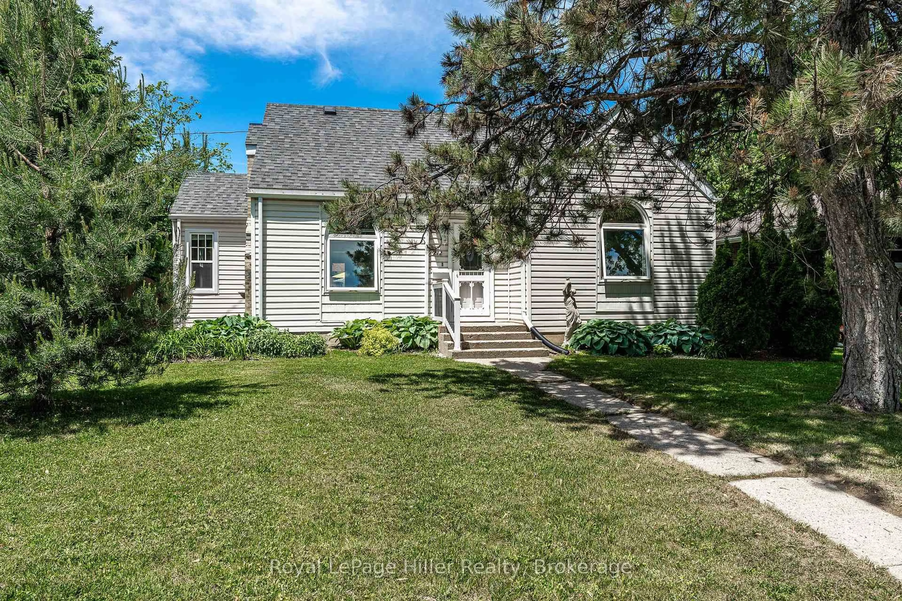 Home with vinyl exterior material, street for 272 John St, Stratford Ontario N5A 6M1