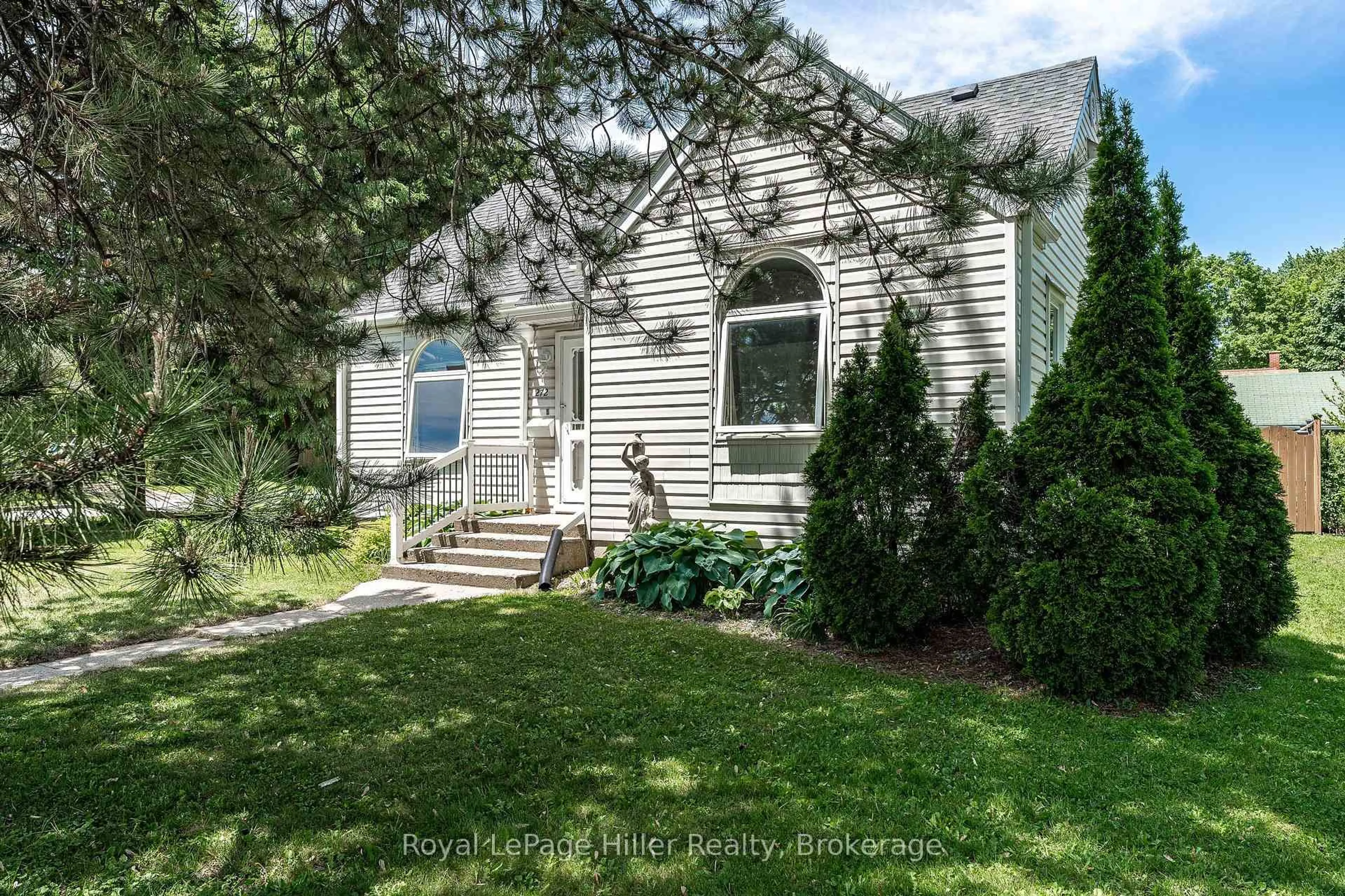 Home with vinyl exterior material, street for 272 John St, Stratford Ontario N5A 6M1
