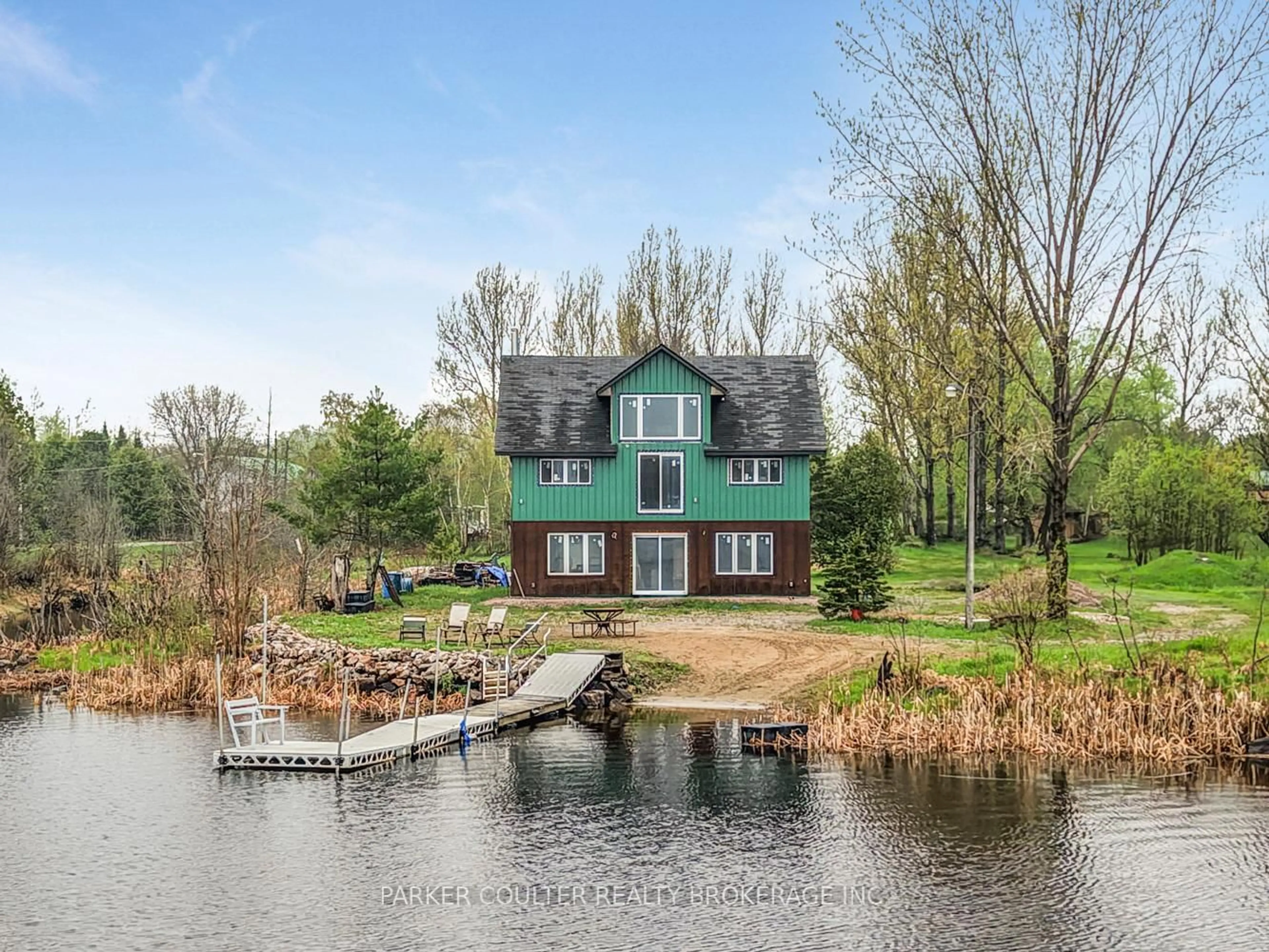 A pic from outside/outdoor area/front of a property/back of a property/a pic from drone, water/lake/river/ocean view for 17 Tramway Ave, Parry Sound Ontario P0G 1A0