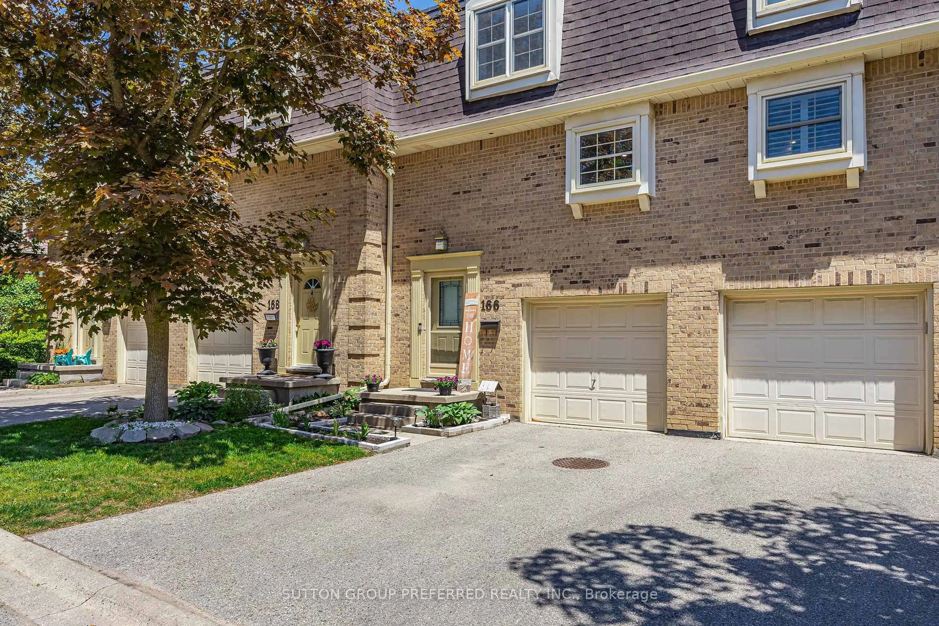 Home with brick exterior material, street for 900 Pond View Rd #166, London South Ontario N5Z 4L7
