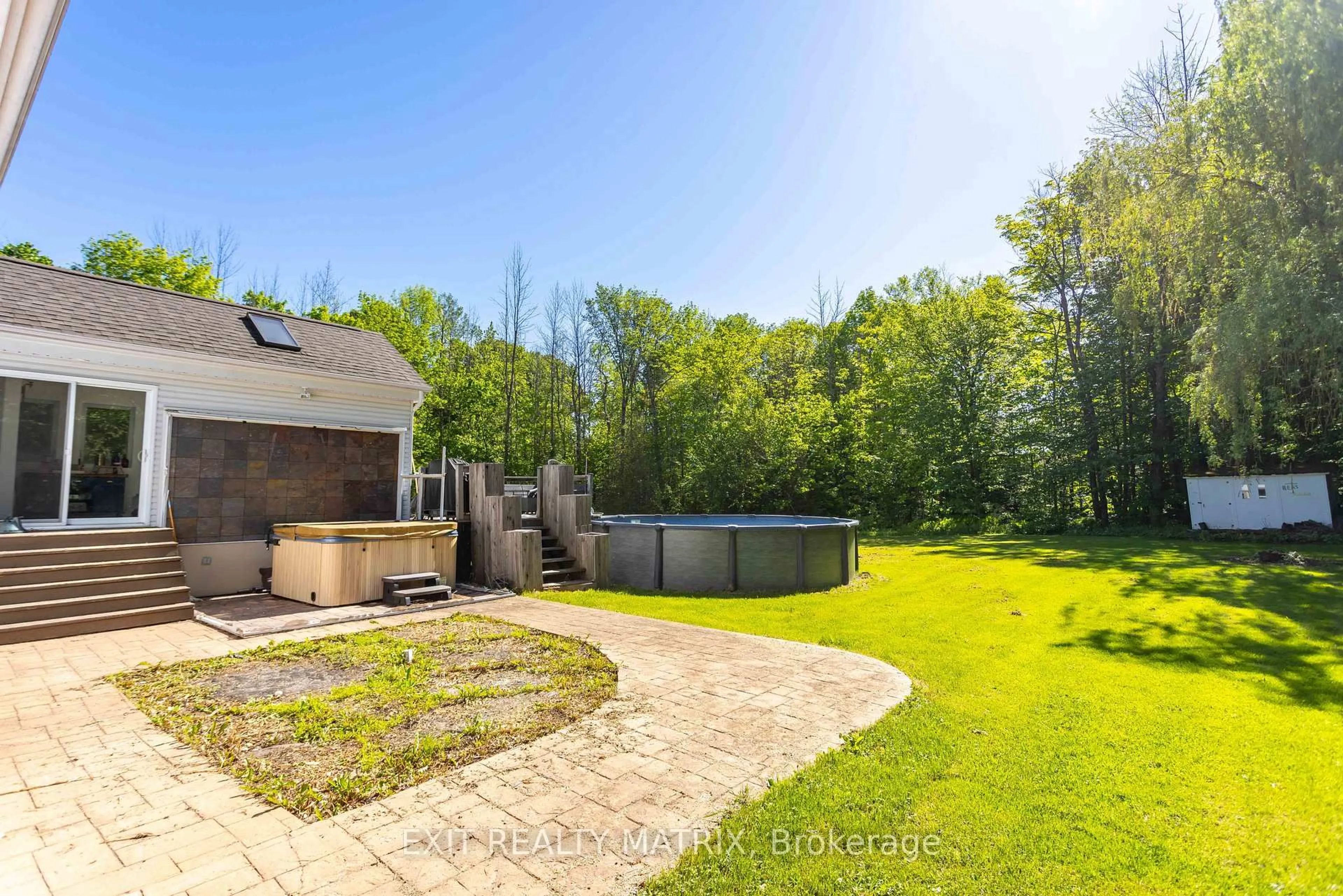 A pic from outside/outdoor area/front of a property/back of a property/a pic from drone, water/lake/river/ocean view for 2779 Maplewood Dr, Champlain Ontario K6A 2R2