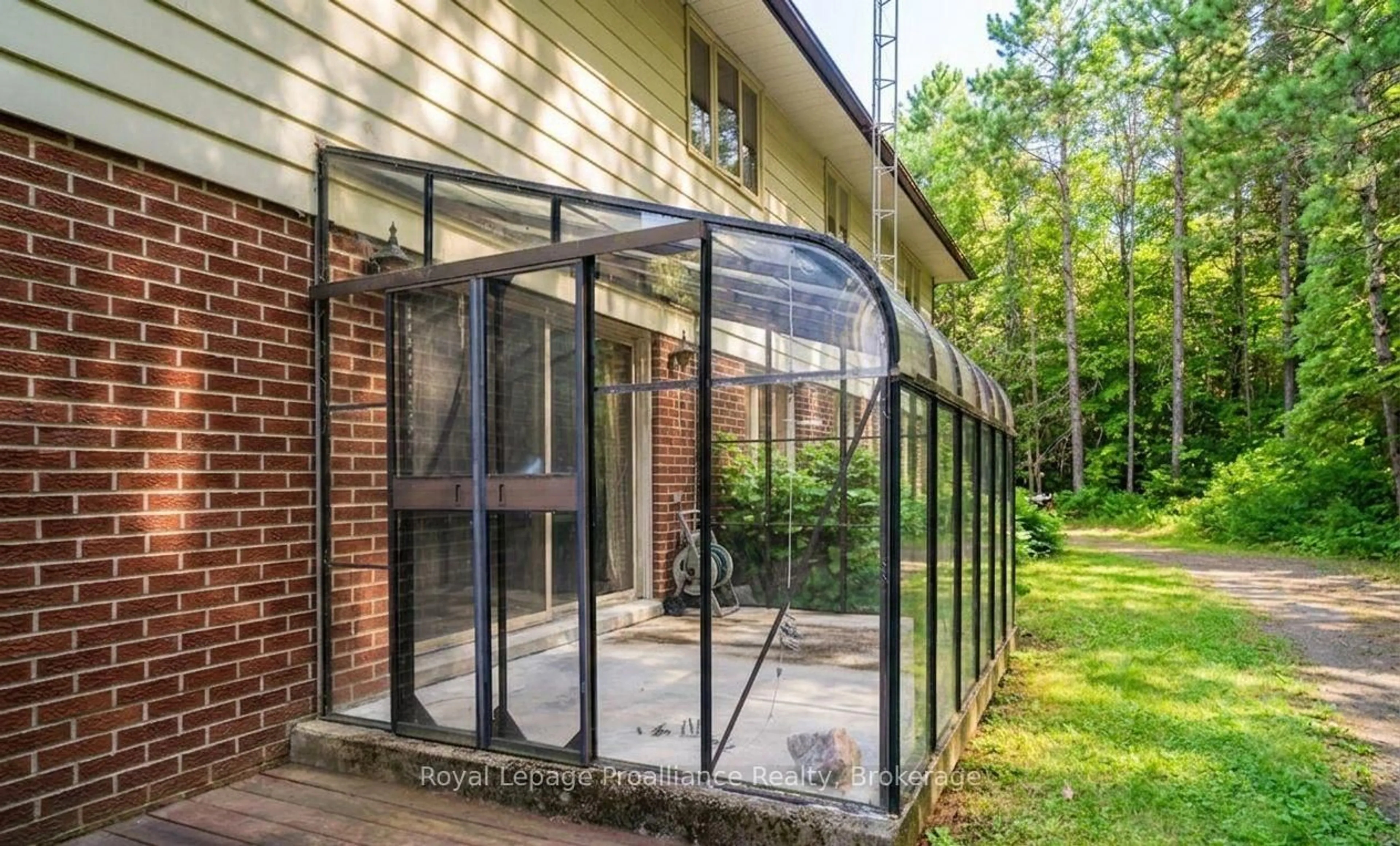 Patio, unknown for 17100 Highway 41, Cloyne Ontario K0H 1K0