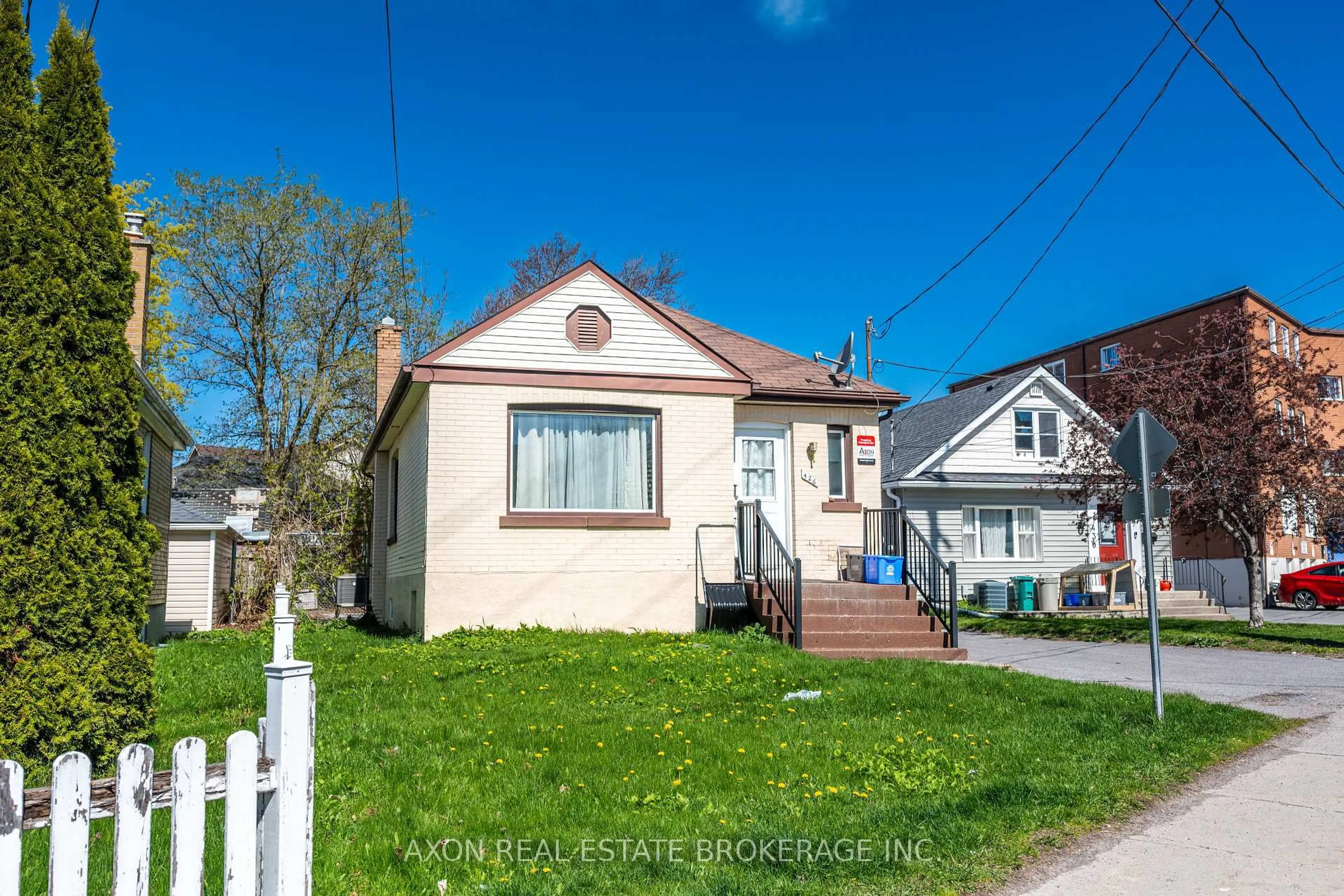 A pic from outside/outdoor area/front of a property/back of a property/a pic from drone, street for 426 Macdonnell St, Kingston Ontario K7L 4E4