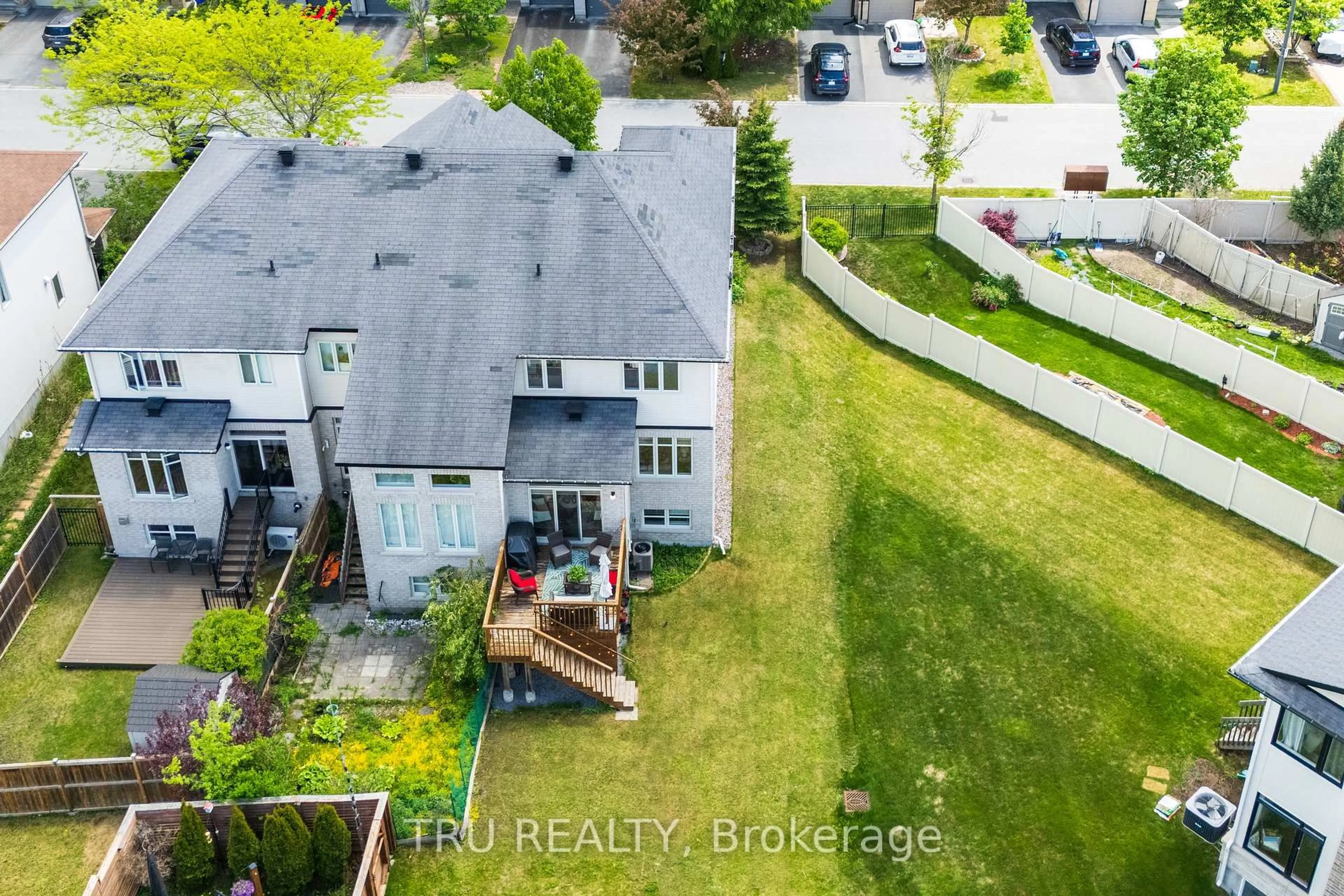 A pic from outside/outdoor area/front of a property/back of a property/a pic from drone, unknown for 1019 OTTENBRITE Cres, Ottawa Ontario K2T 0G2