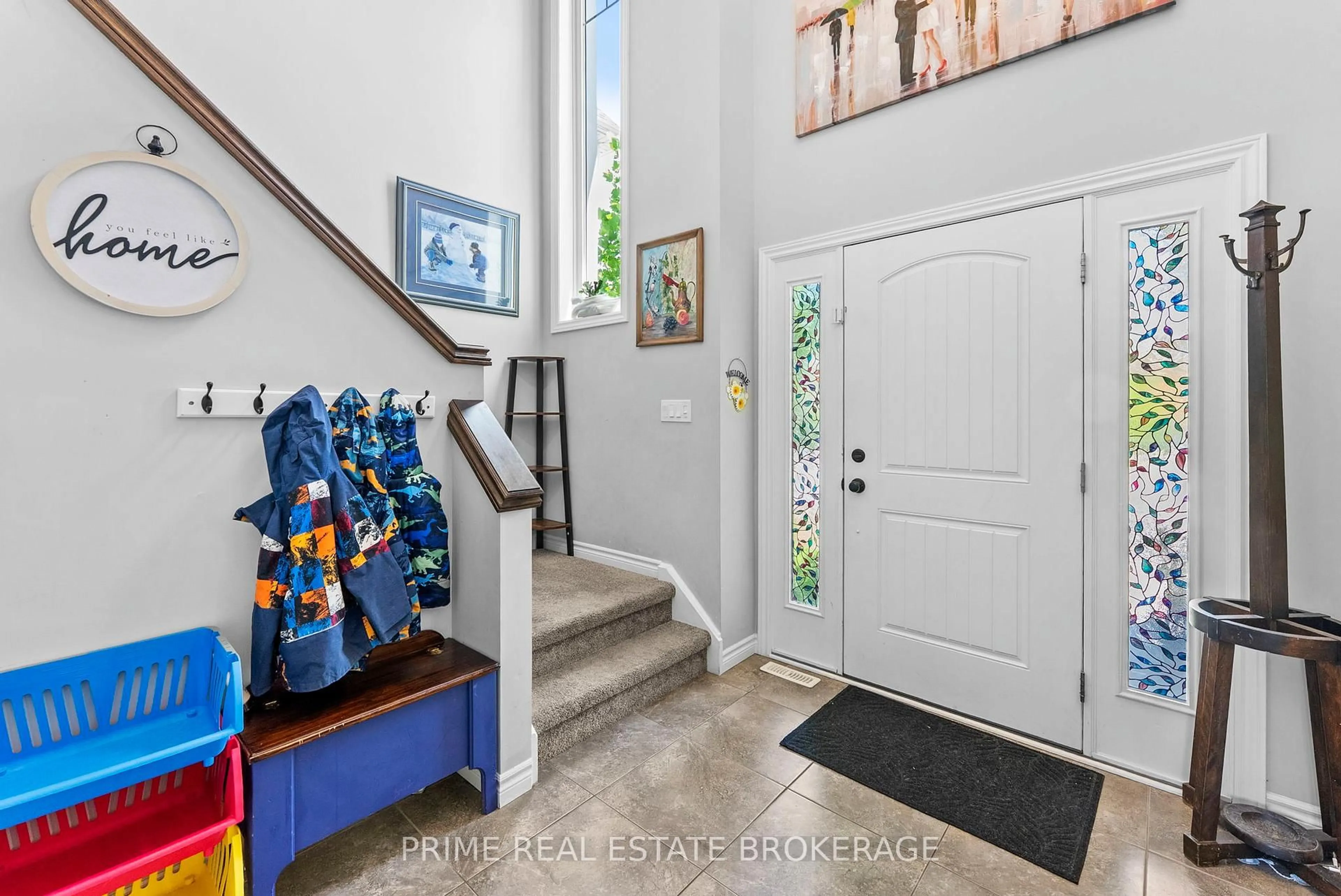 Indoor entryway for 2211 Springridge Dr, London North Ontario N5X 0M3