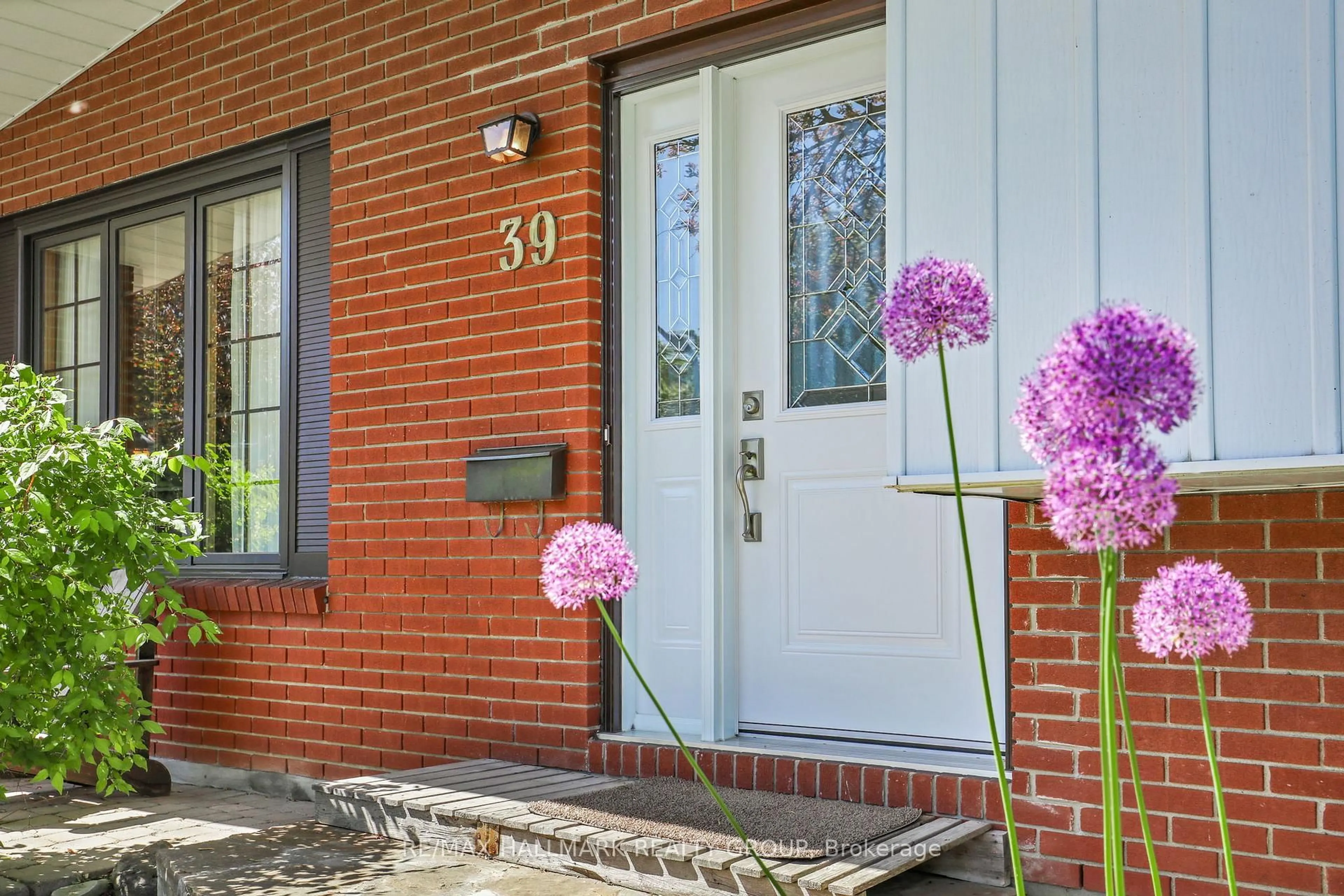 Home with brick exterior material, street for 39 Biscayne Cres, Ottawa Ontario K2E 5R9