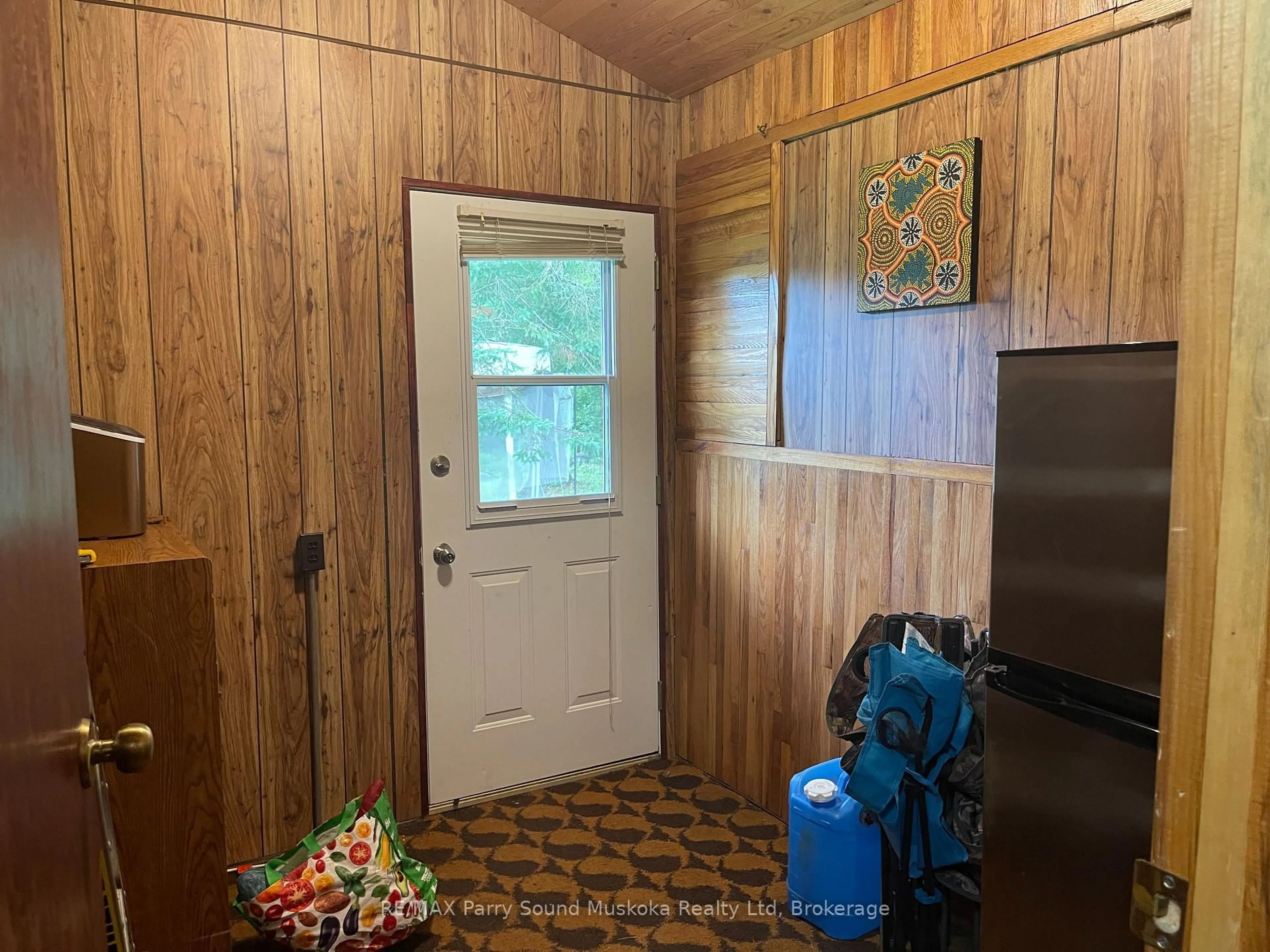 Indoor entryway for 410 RANGER, Parry Sound Remote Area Ontario P0H 1S0