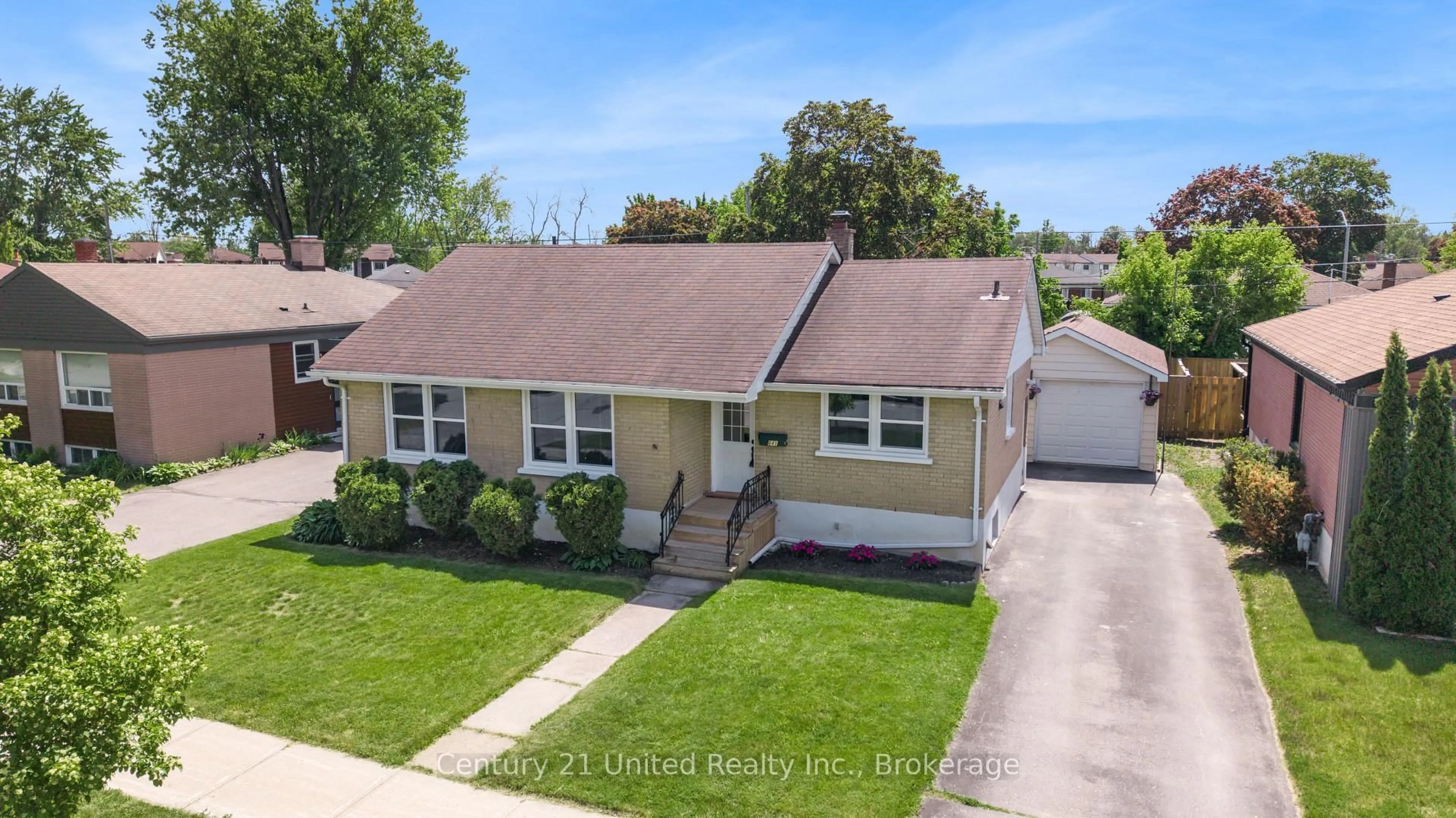 A pic from outside/outdoor area/front of a property/back of a property/a pic from drone, street for 641 Harold Dr, Peterborough Ontario K9J 3X9