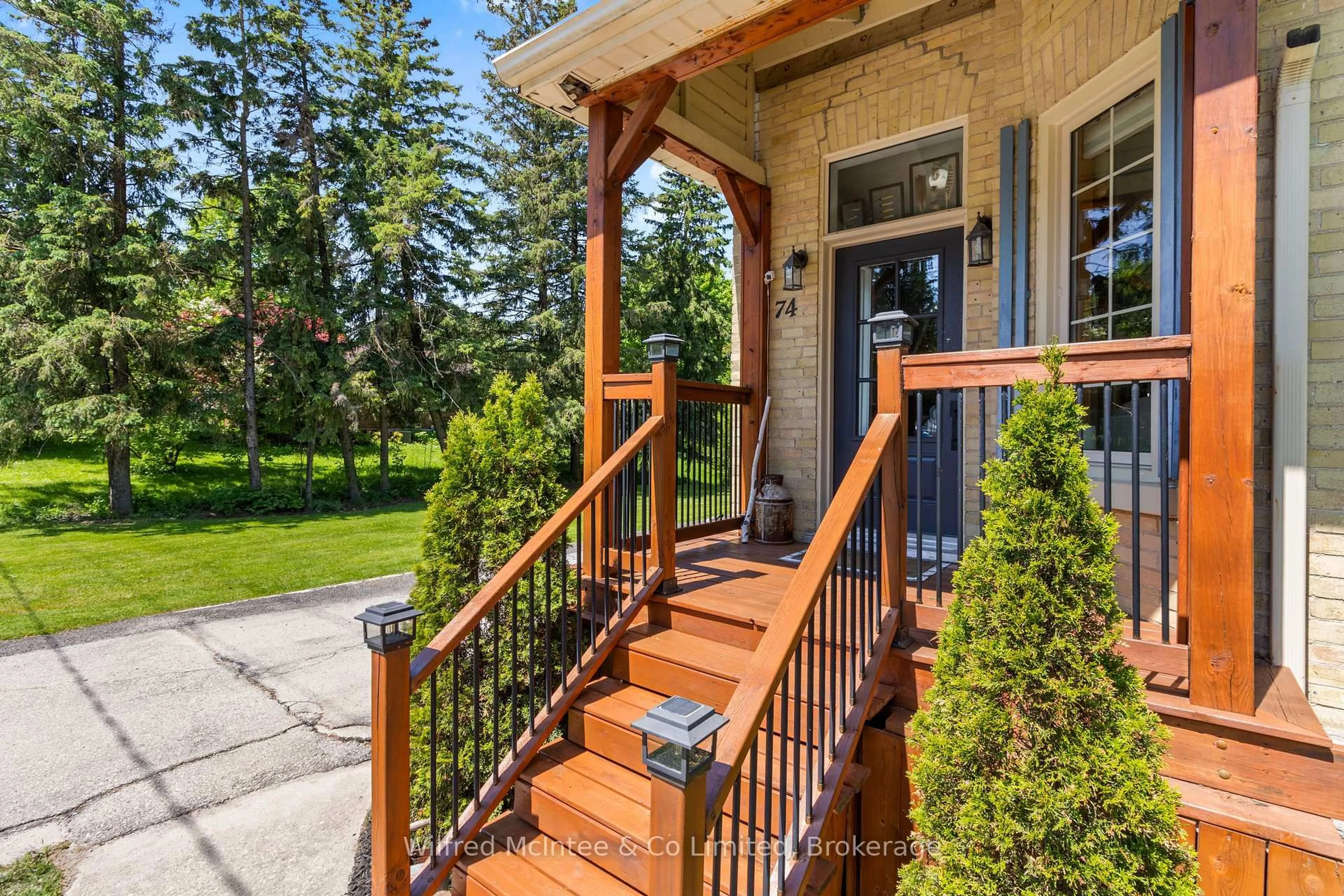 Patio, street for 74 ARTHUR St, Minto Ontario N0G 1Z0