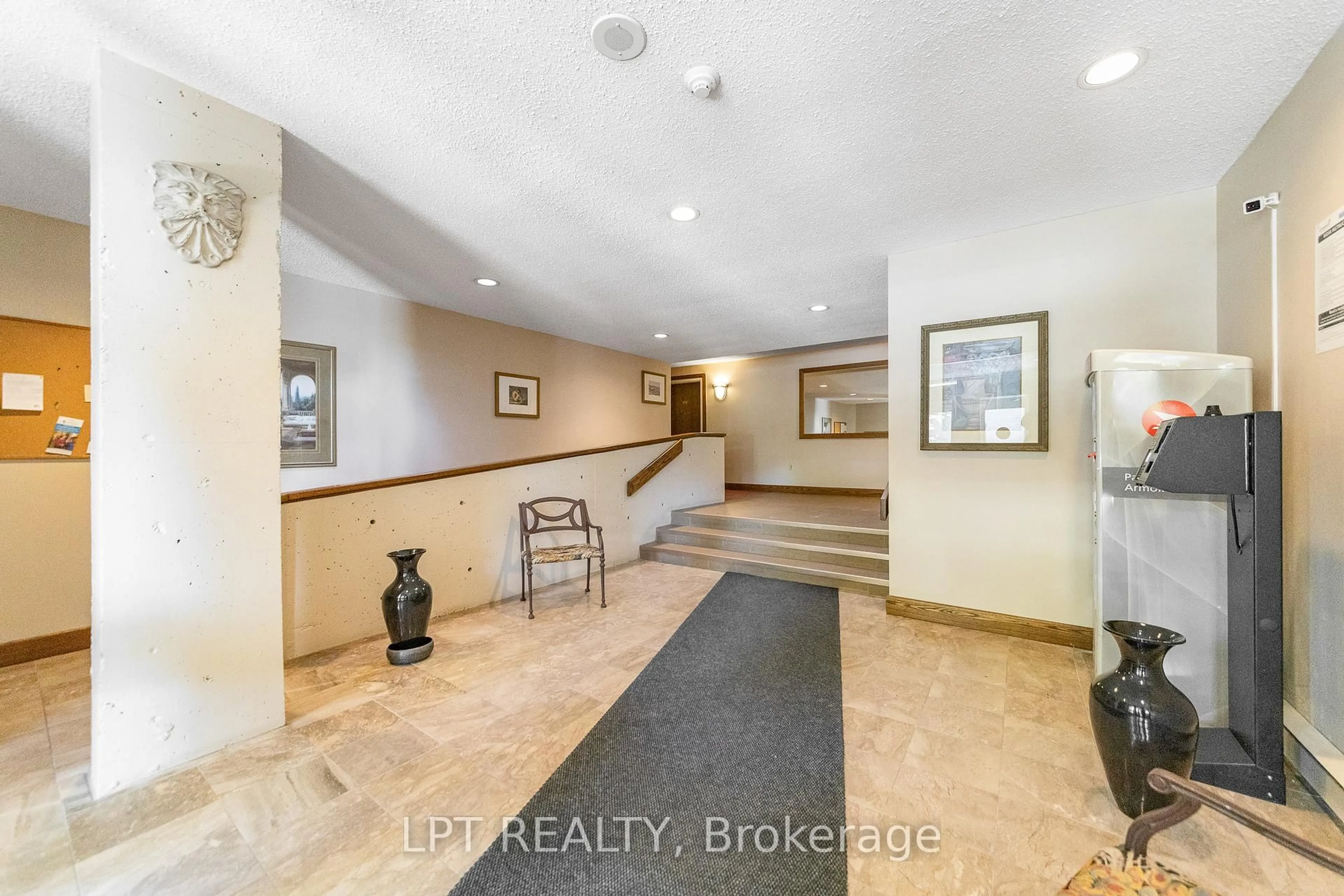 Unknown for 1177 Belanger Ave #206, Ottawa Ontario K1H 8N7