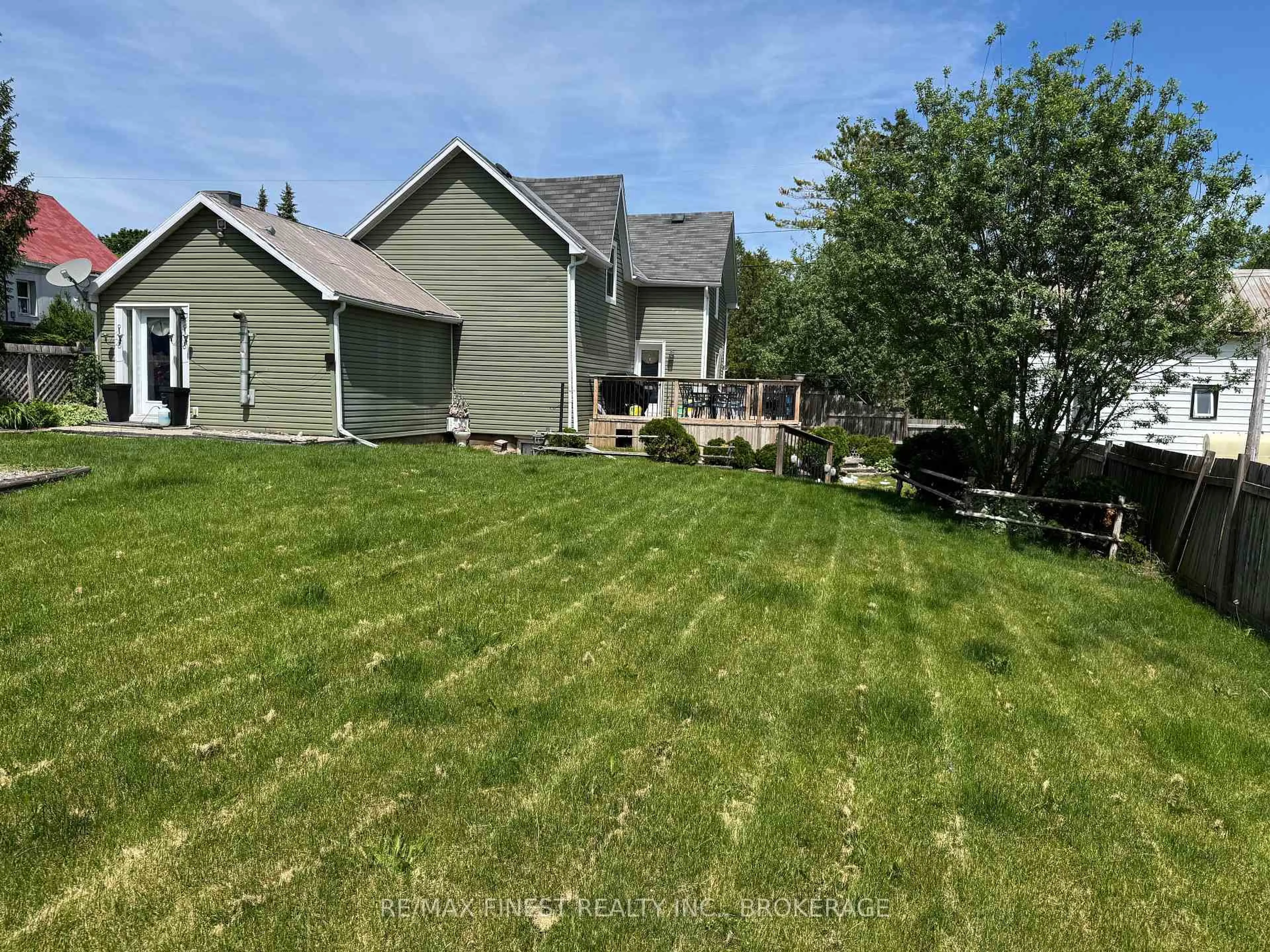 A pic from outside/outdoor area/front of a property/back of a property/a pic from drone, unknown for 13 Concession St, Tamworth Ontario K0K 3G0