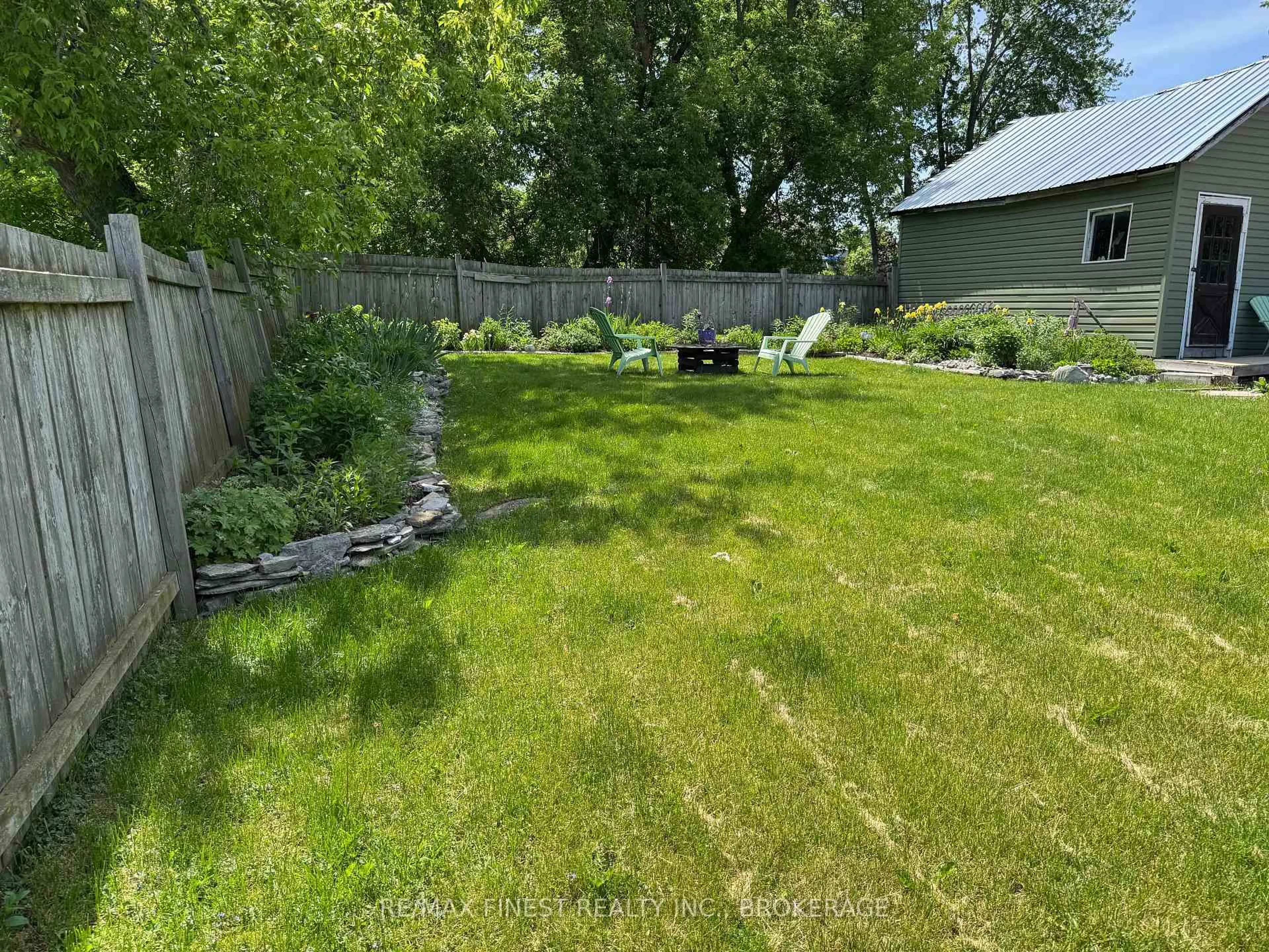 A pic from outside/outdoor area/front of a property/back of a property/a pic from drone, unknown for 13 Concession St, Tamworth Ontario K0K 3G0