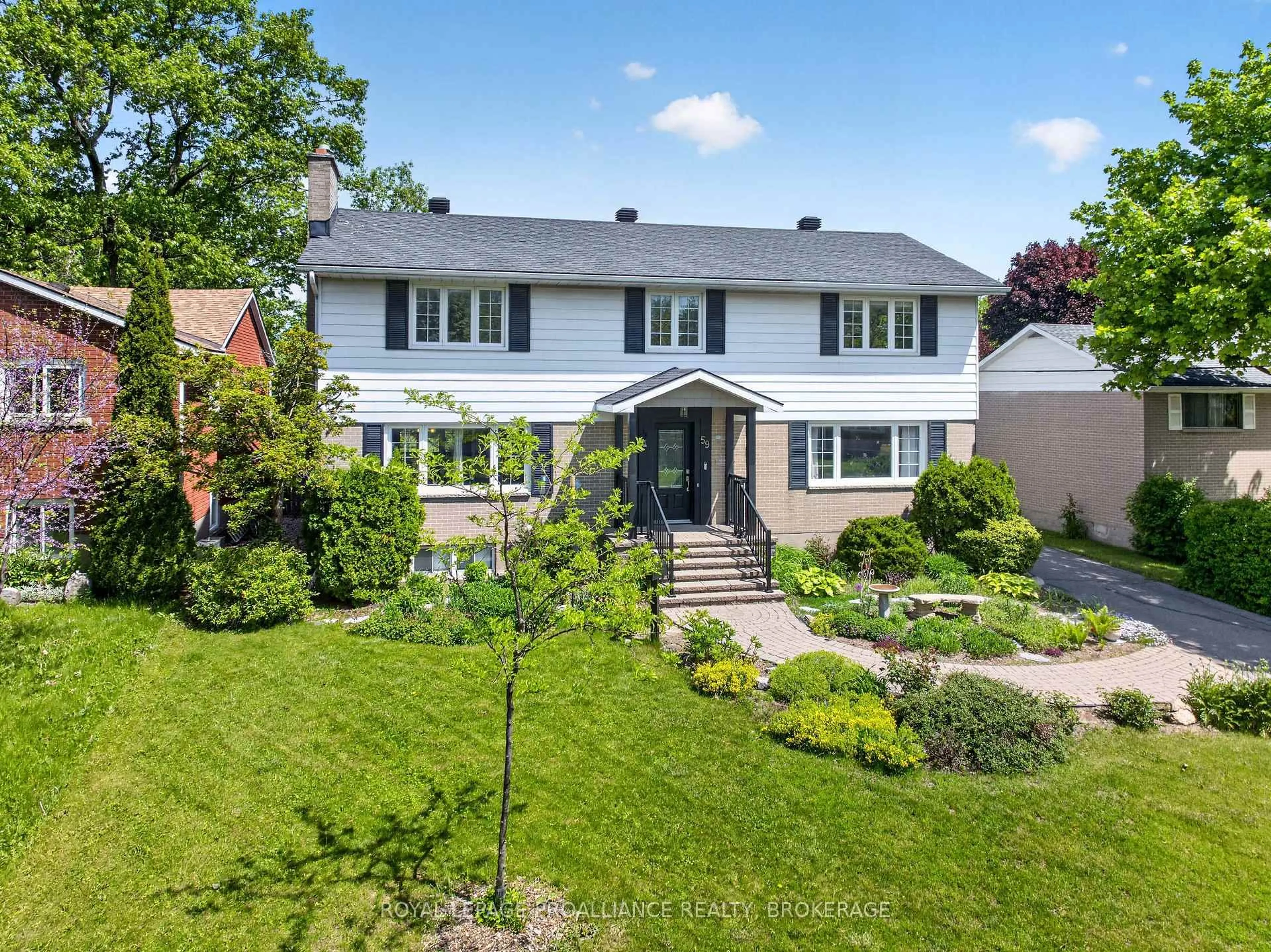 A pic from outside/outdoor area/front of a property/back of a property/a pic from drone, street for 59 Silver St, Kingston Ontario K7M 2P6
