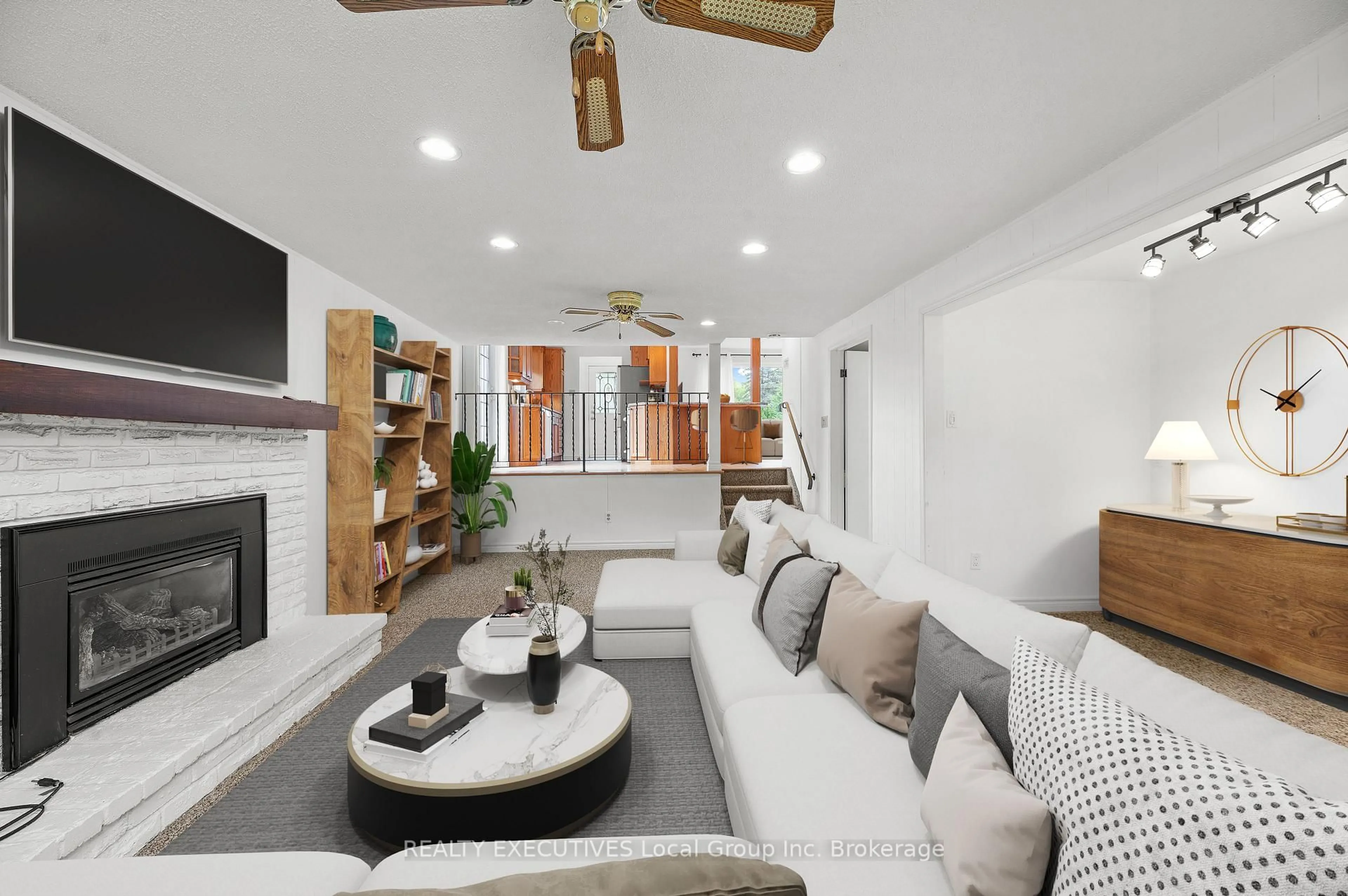Living room with furniture, unknown for 314 CARTIER St, North Bay Ontario P1B 8N5