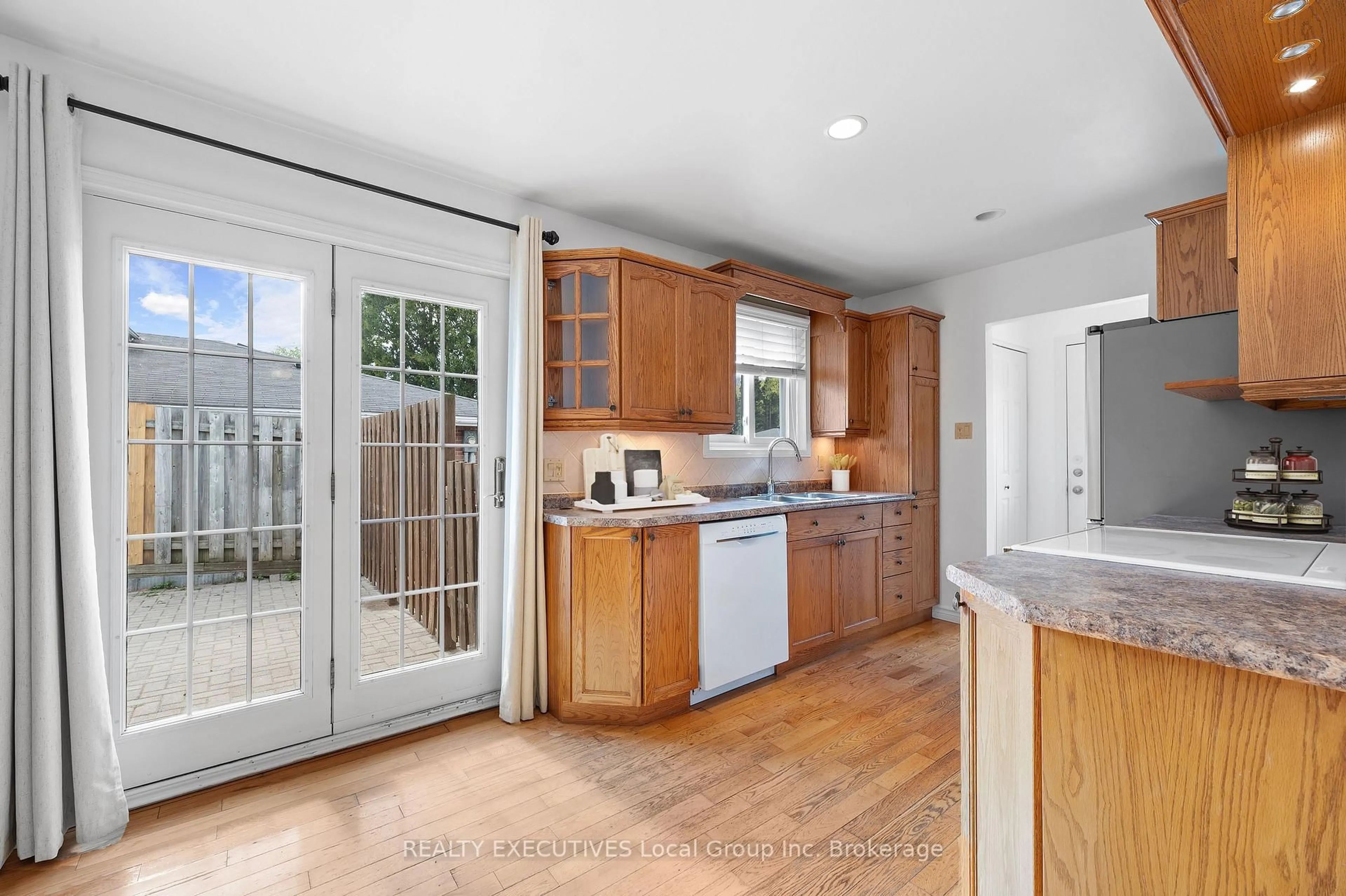 Open concept kitchen, ceramic/tile floor for 314 CARTIER St, North Bay Ontario P1B 8N5