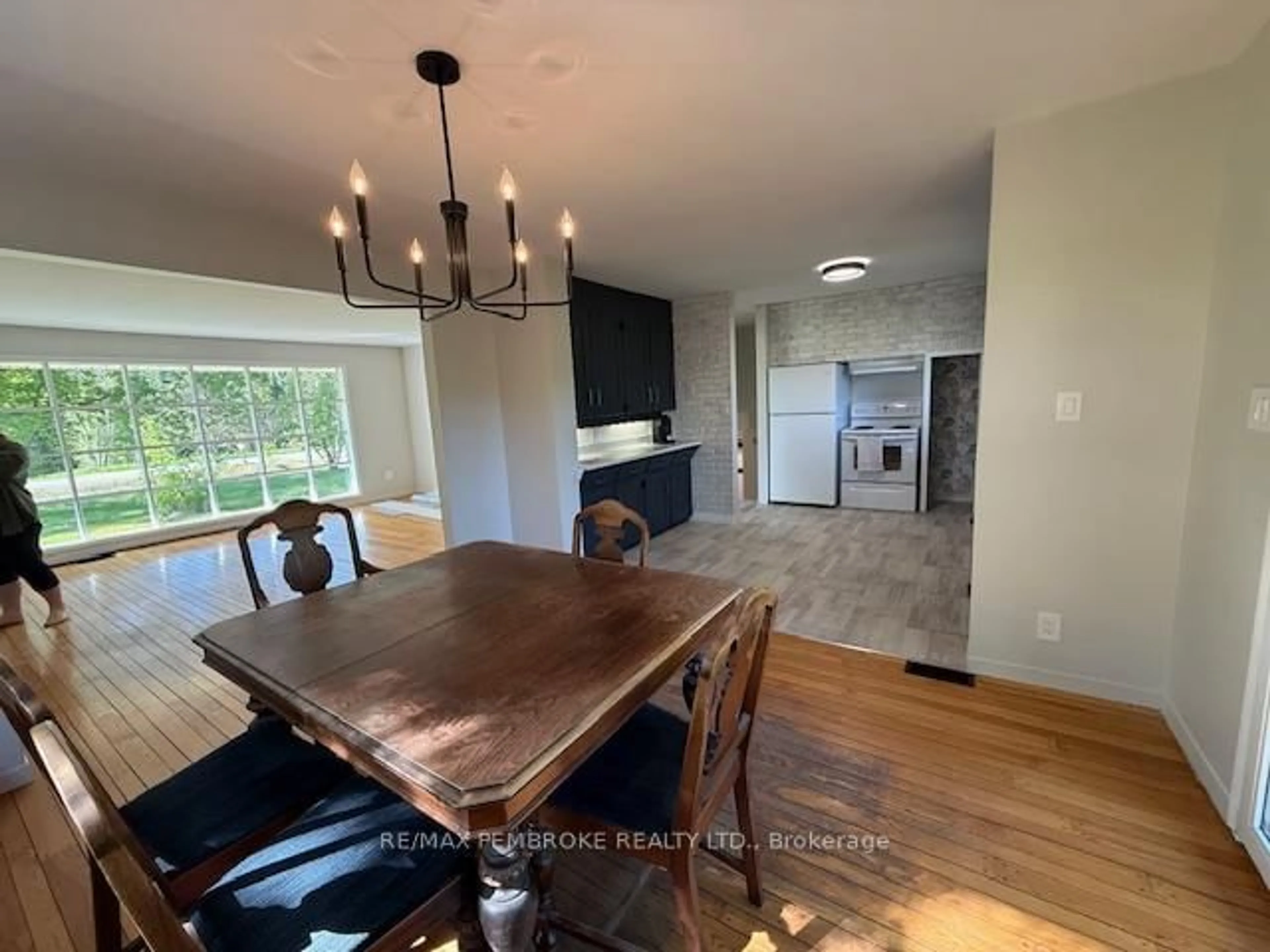 Dining room, unknown for 410 Green Lake Rd, Pembroke Ontario K8A 6W4