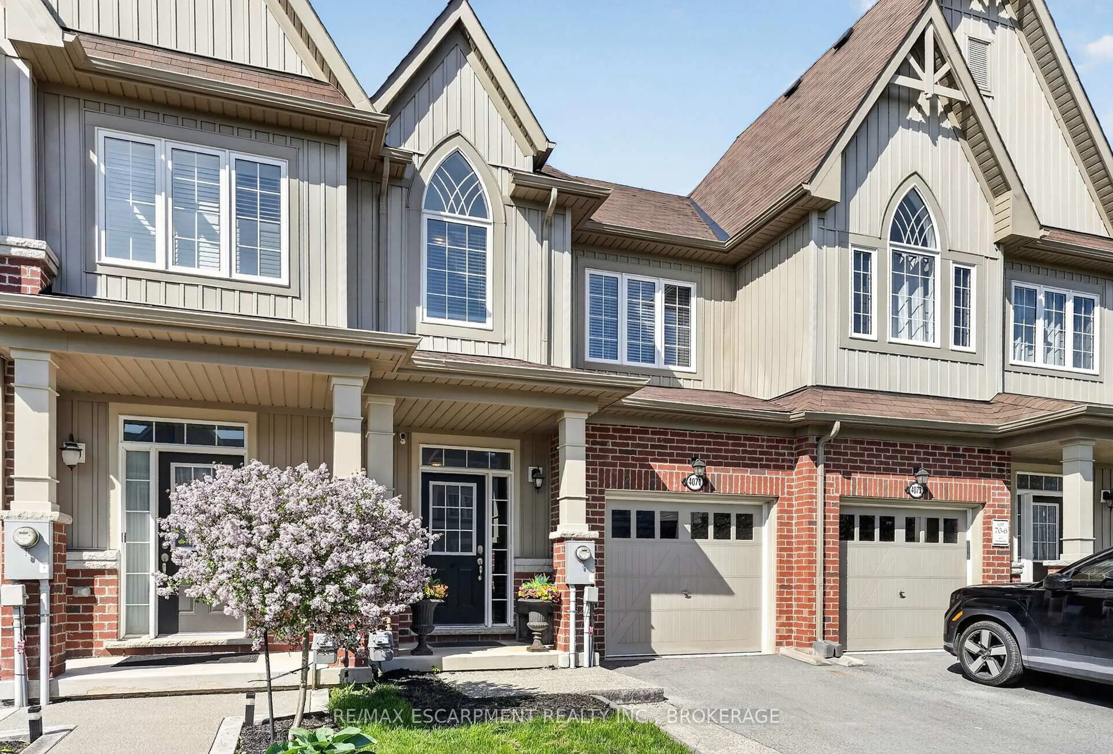 Home with brick exterior material, street for 4071 Fracchioni Dr, Lincoln Ontario L3J 0R5