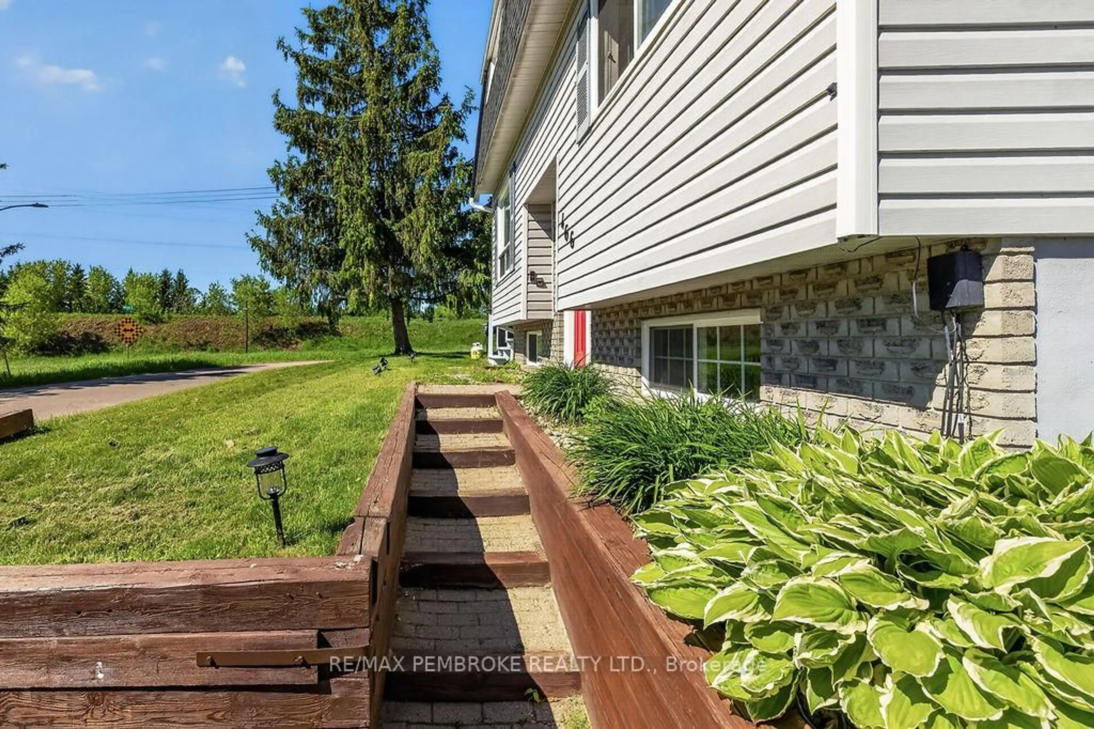 Patio, unknown for 466 Gourley Ave, Pembroke Ontario K8A 8J5
