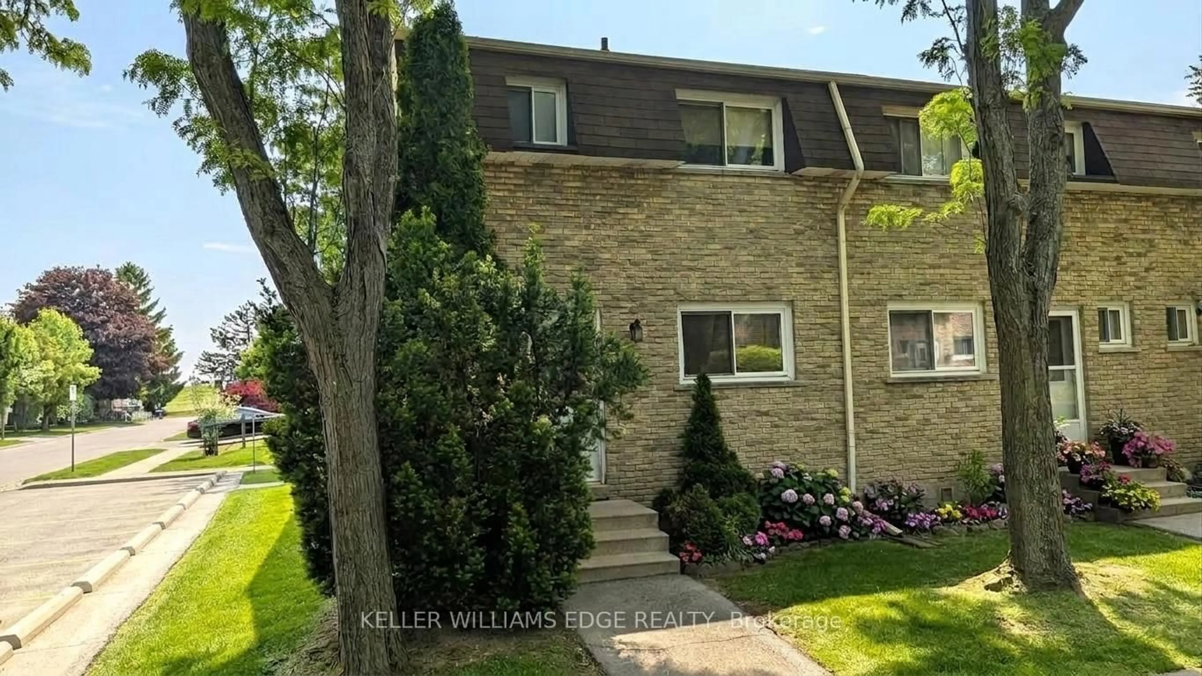 Home with brick exterior material, street for 1420 Garth St #37, Hamilton Ontario L9B 1R6
