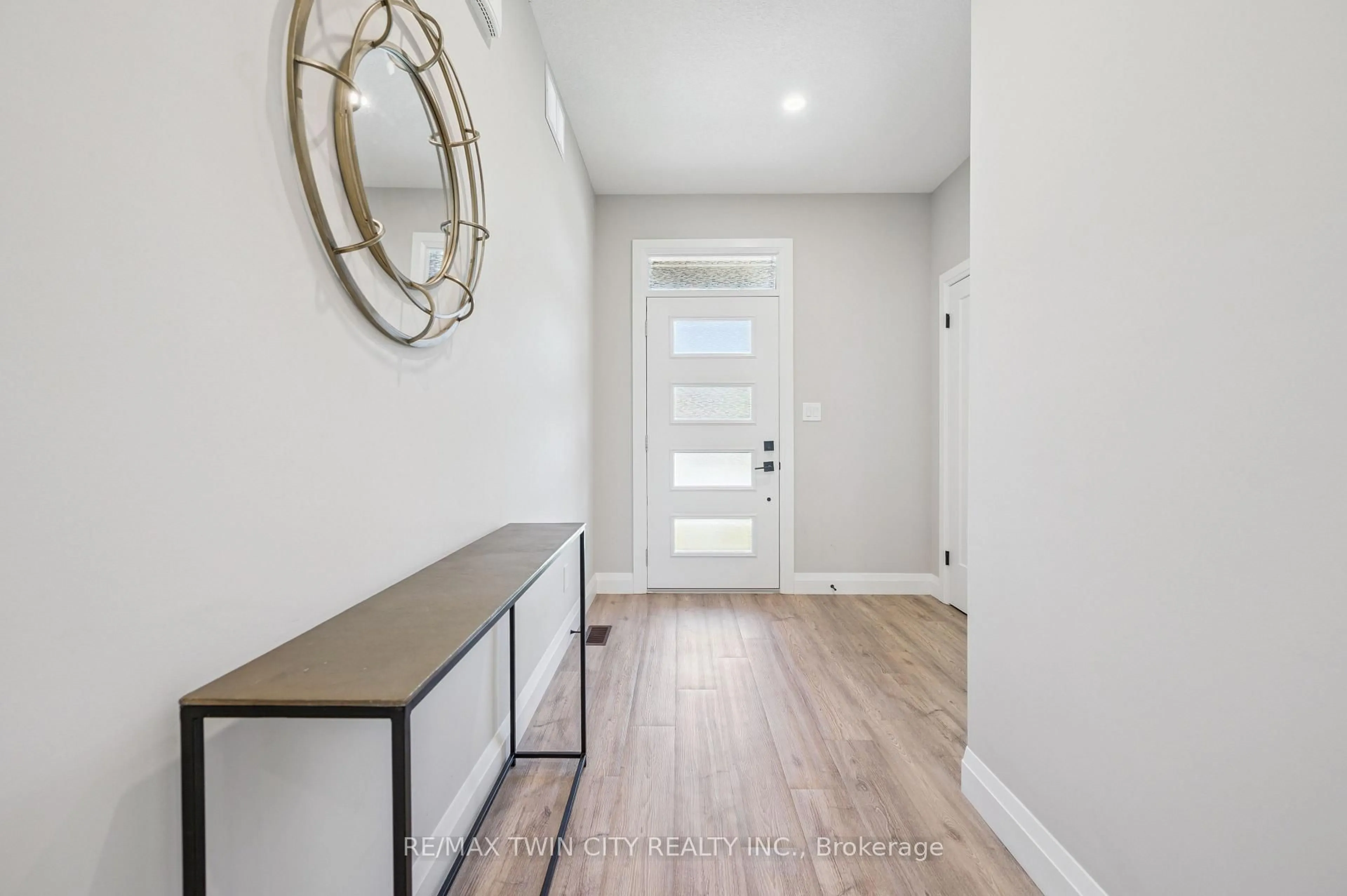 Indoor entryway for 207 Timber Trail Rd, Wellesley Ontario N3B 0E4