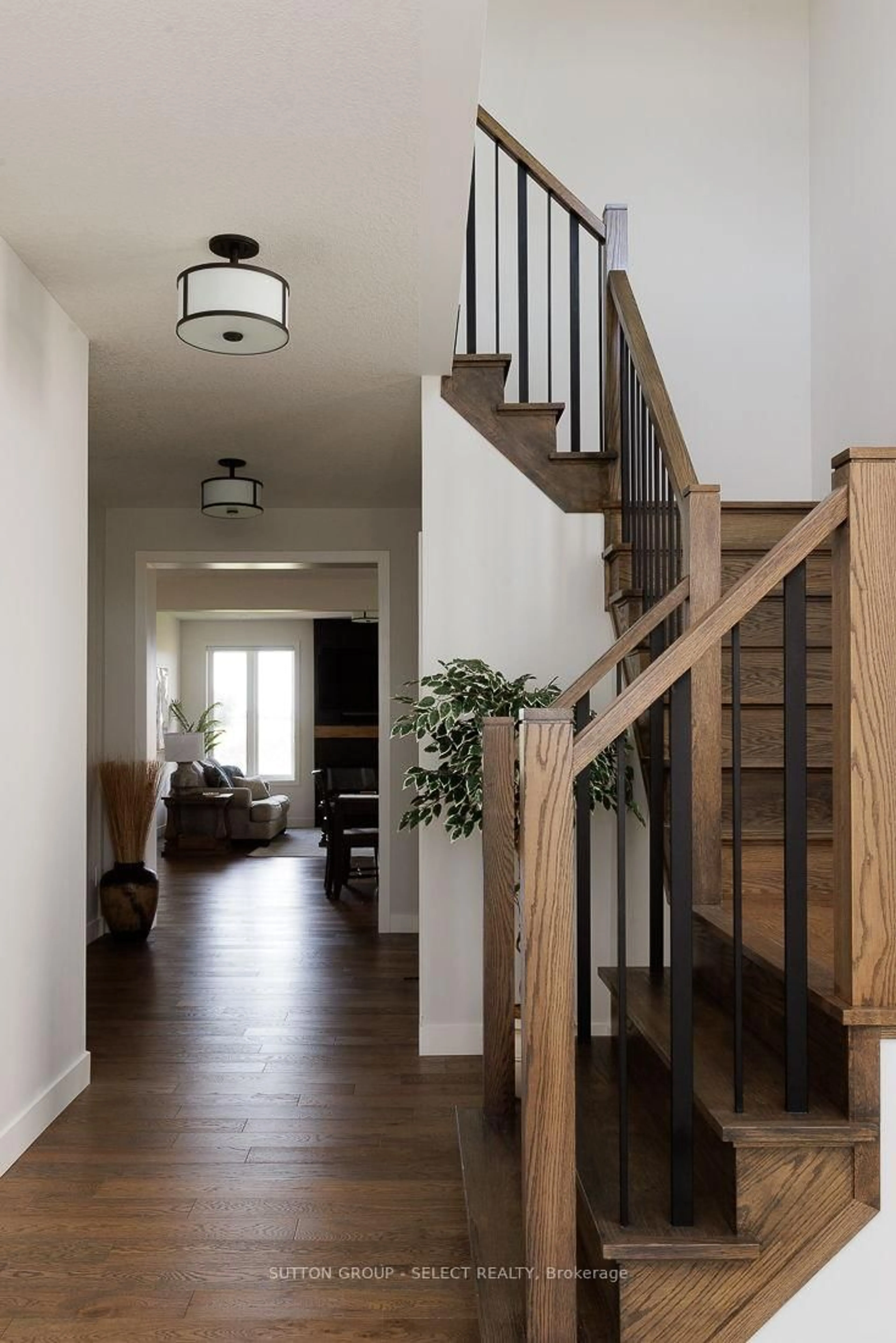 Indoor entryway for 2539 Buroak Dr, London North Ontario N6G 3X7