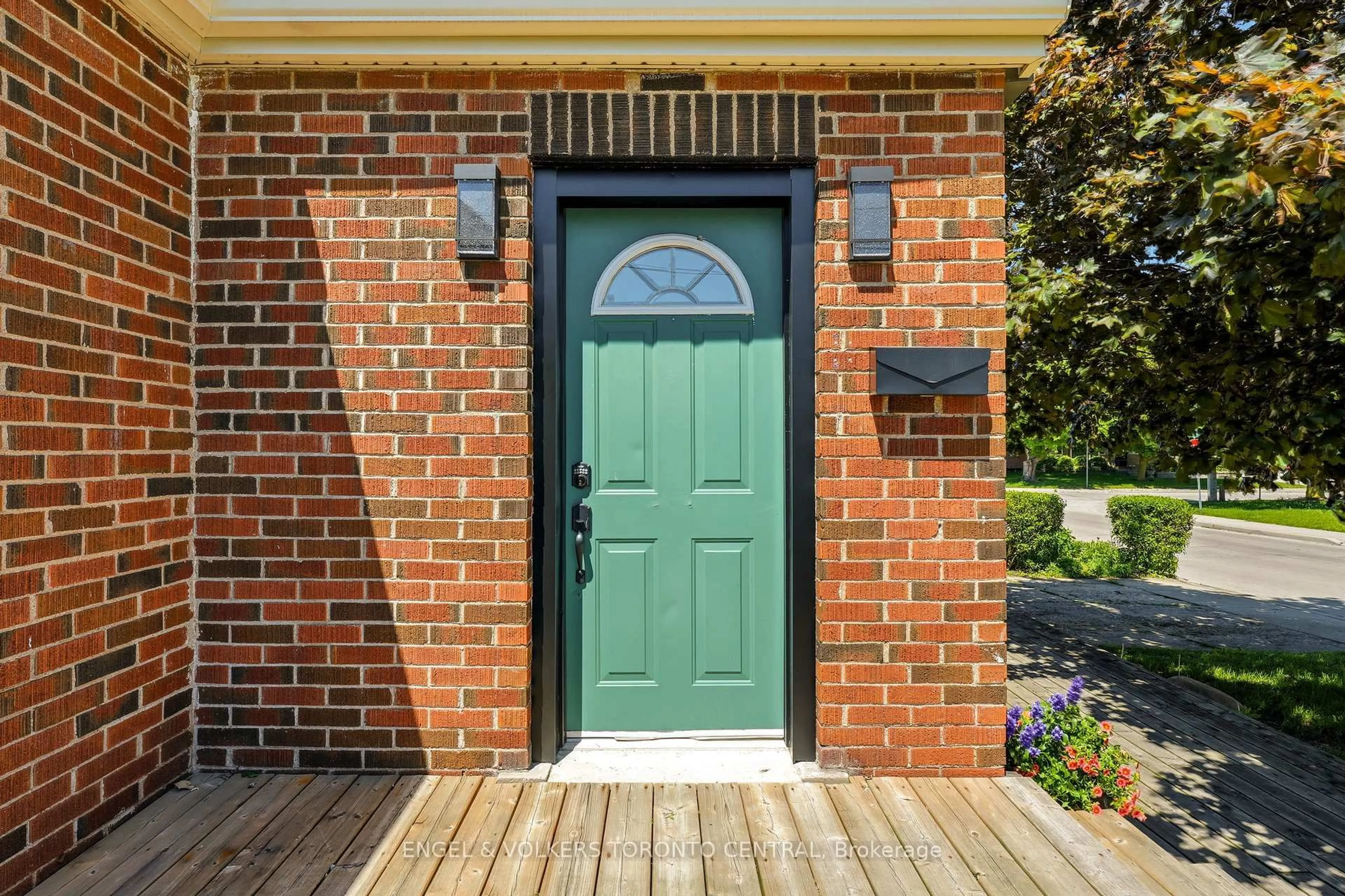 Home with brick exterior material, street for 101 Irene Ave, Hamilton Ontario L8G 2B1
