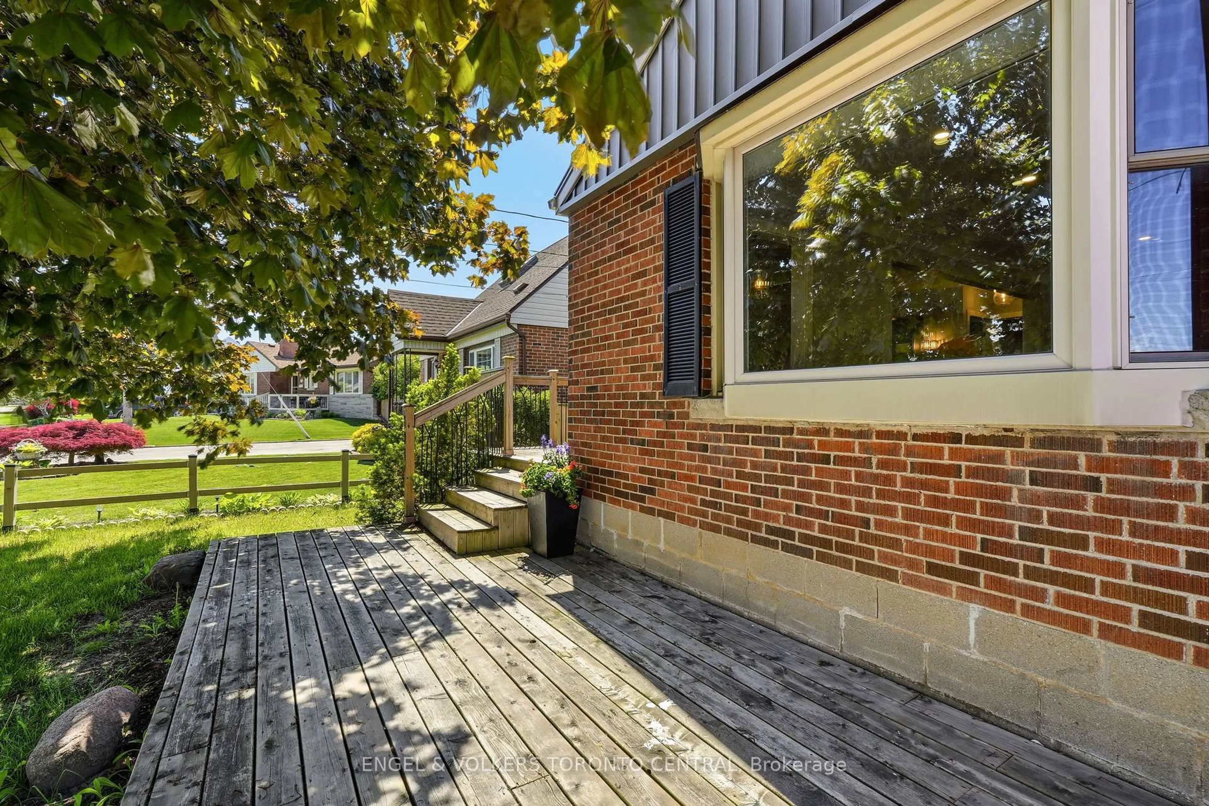 Unknown for 101 Irene Ave, Hamilton Ontario L8G 2B1