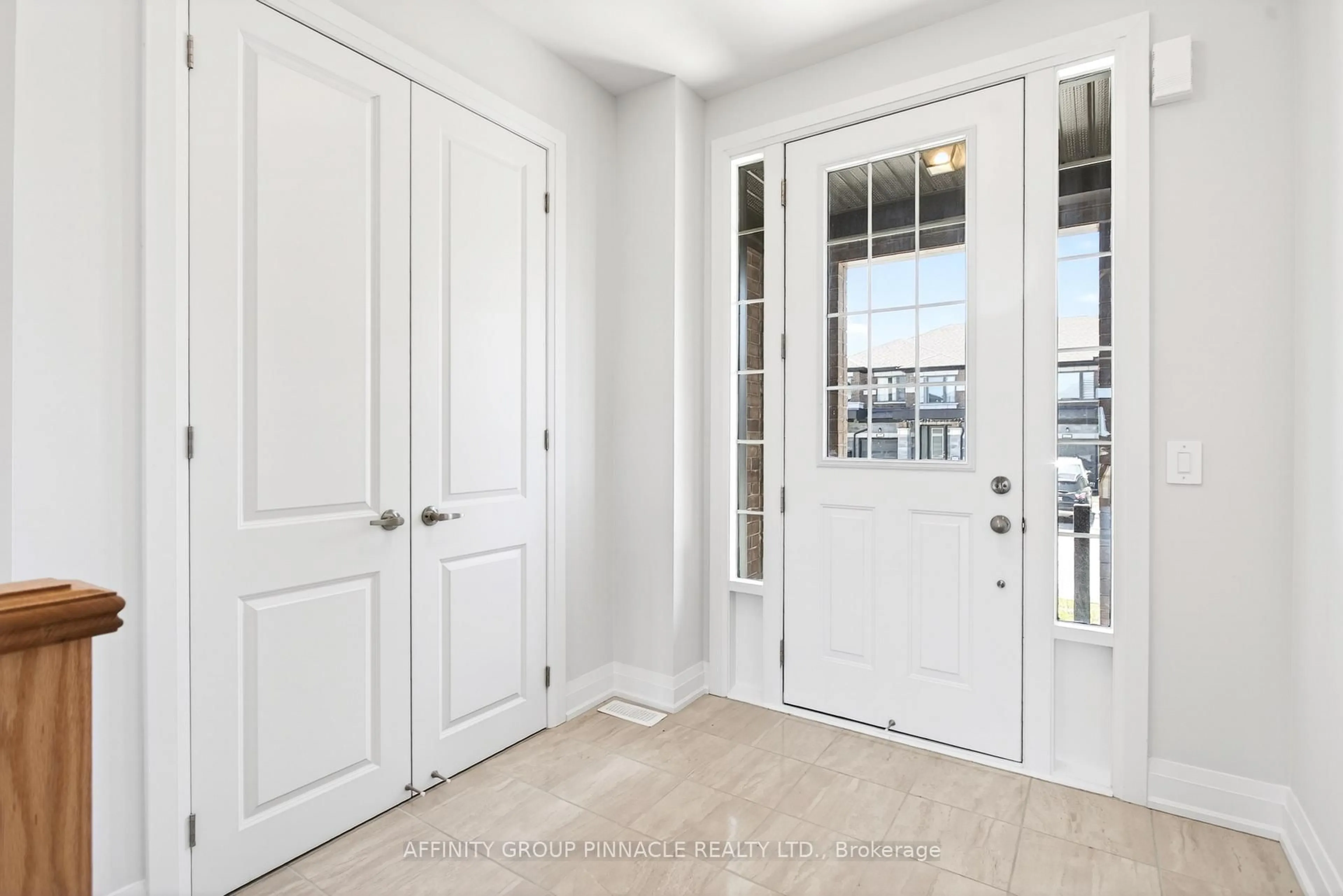 Indoor entryway for 64 Butler Blvd, Kawartha Lakes Ontario K9V 4R1