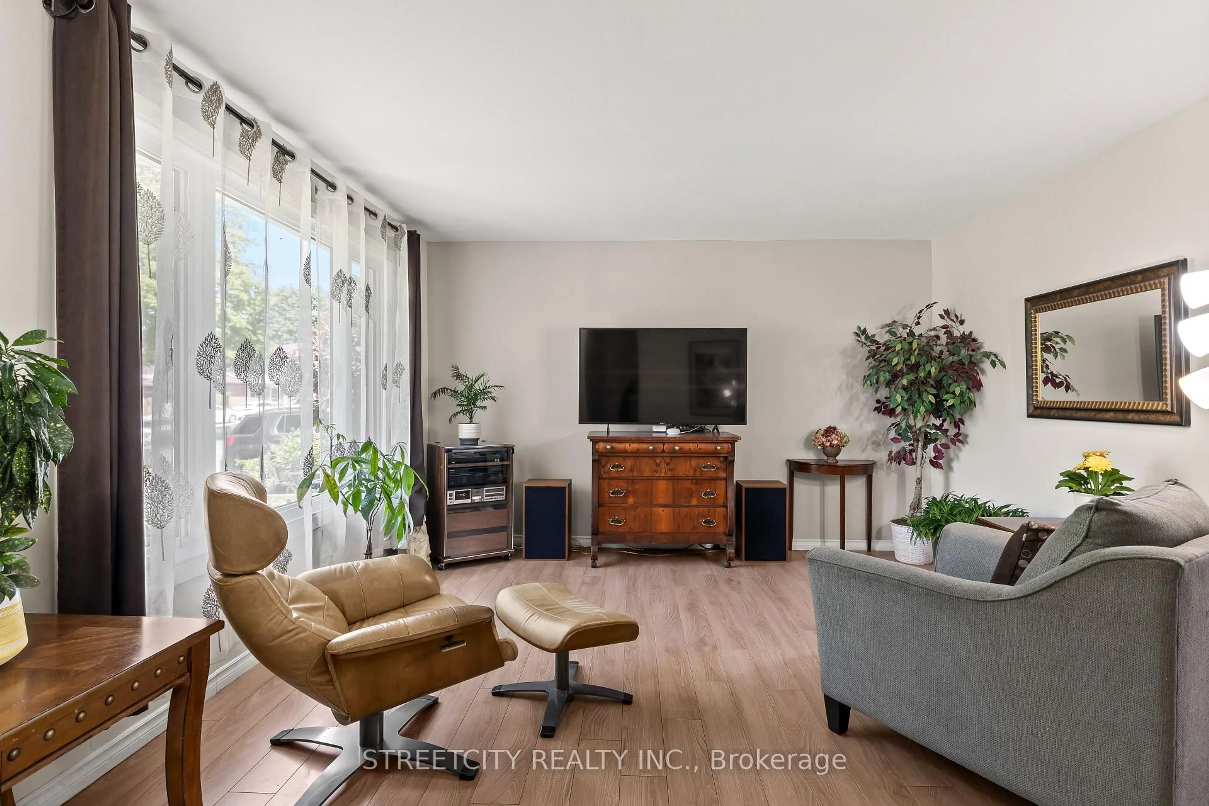 Living room with furniture, unknown for 22 Vincent Cres, London South Ontario N6C 5L8