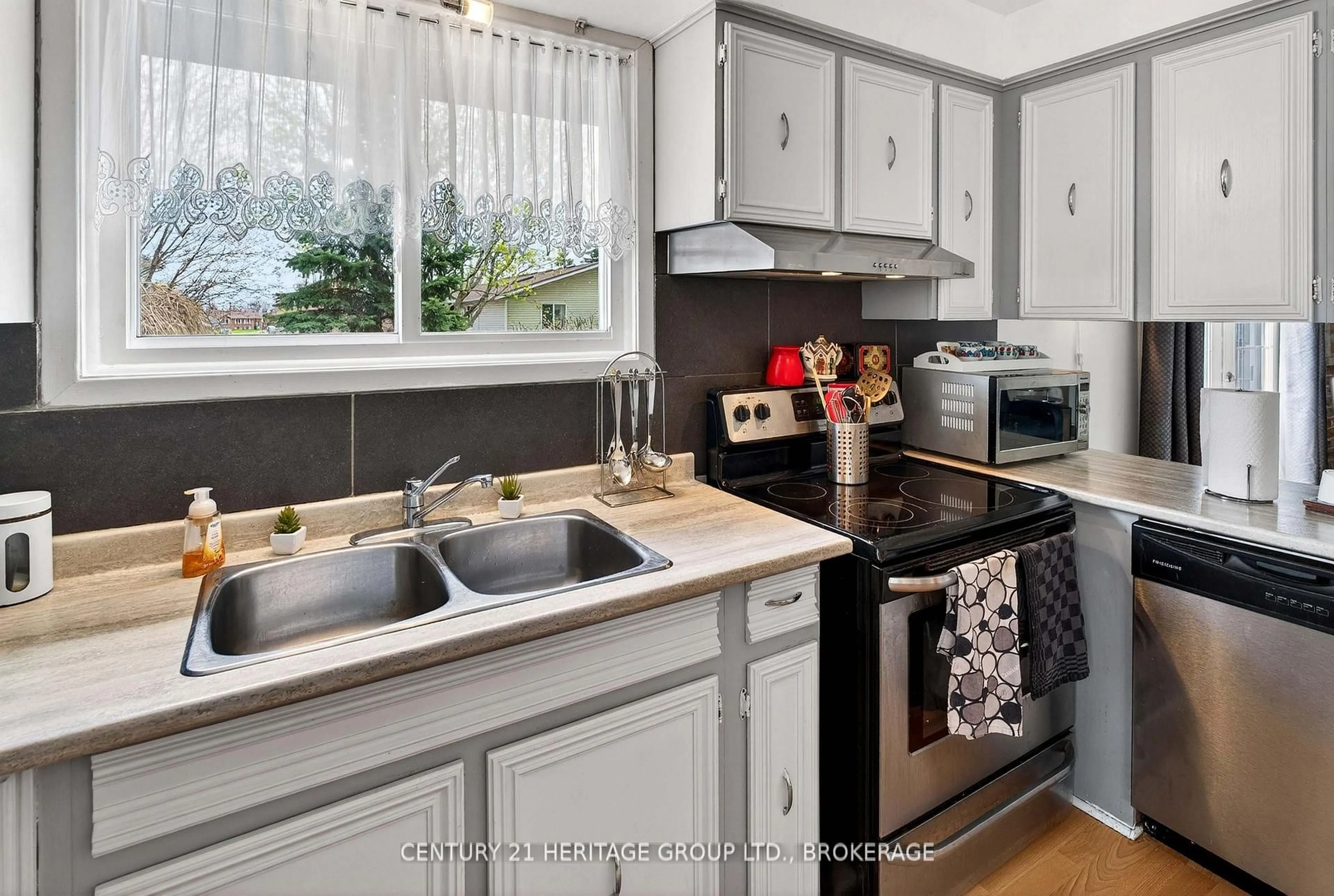 Standard kitchen, unknown for 75 Mortensen Dr, Loyalist Ontario K7N 1W2
