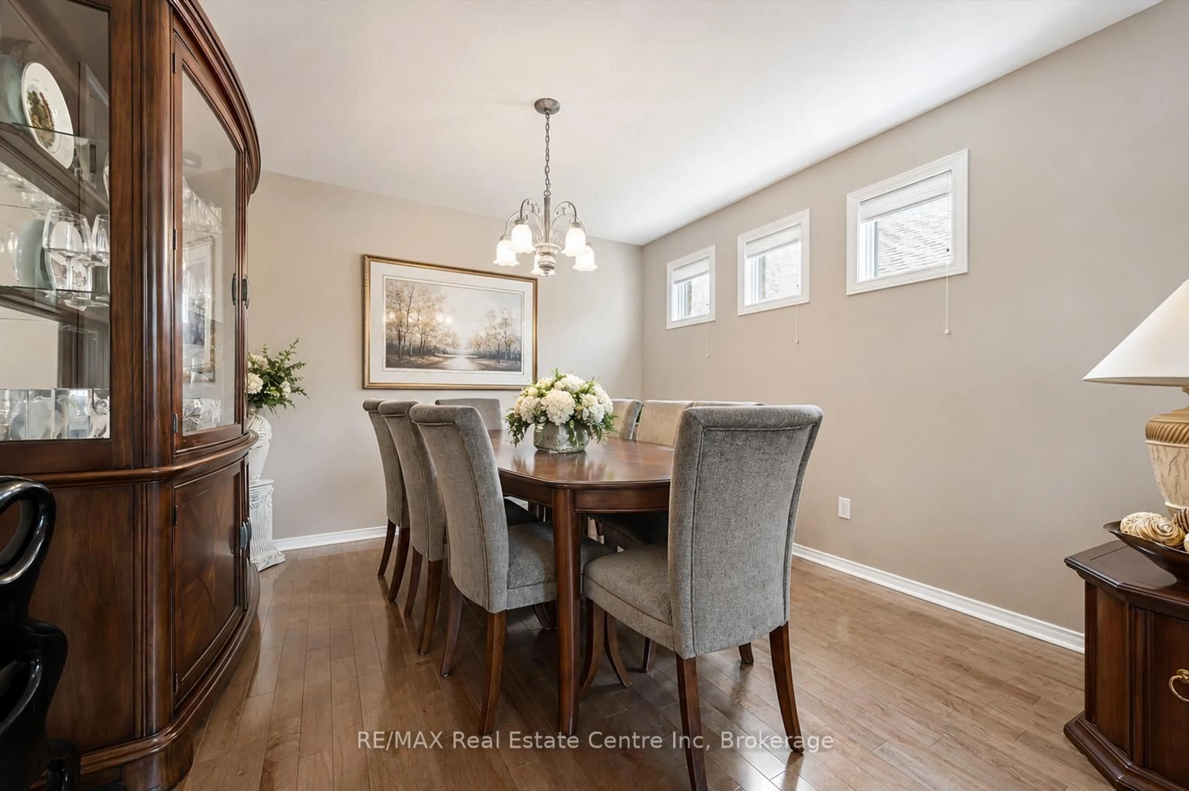 Dining room, unknown for 24 PINE RIDGE Dr, Guelph Ontario N1L 1K3