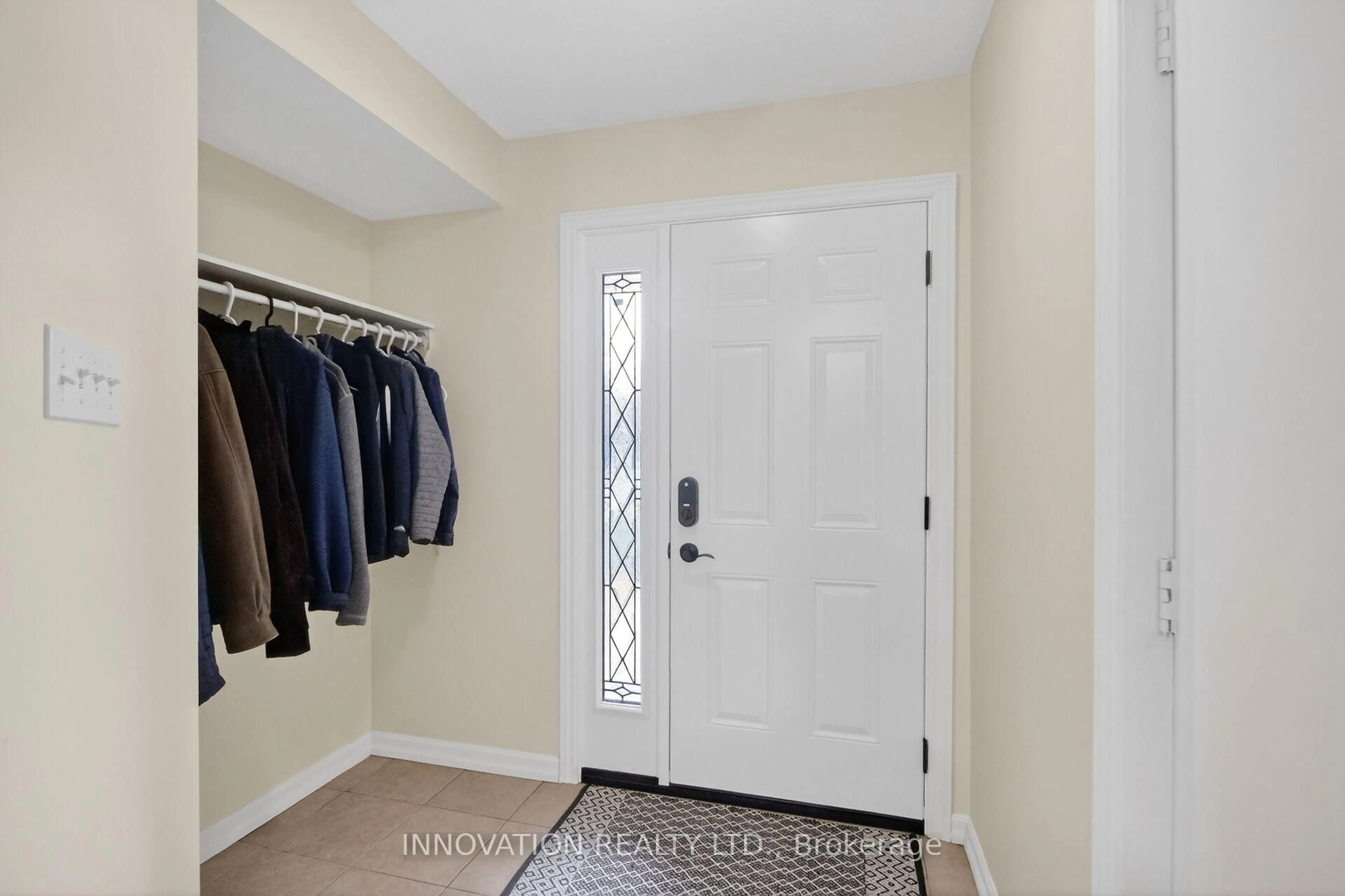 Indoor entryway for 4 Bridgewater Terr, Ottawa Ontario K2J 3G7