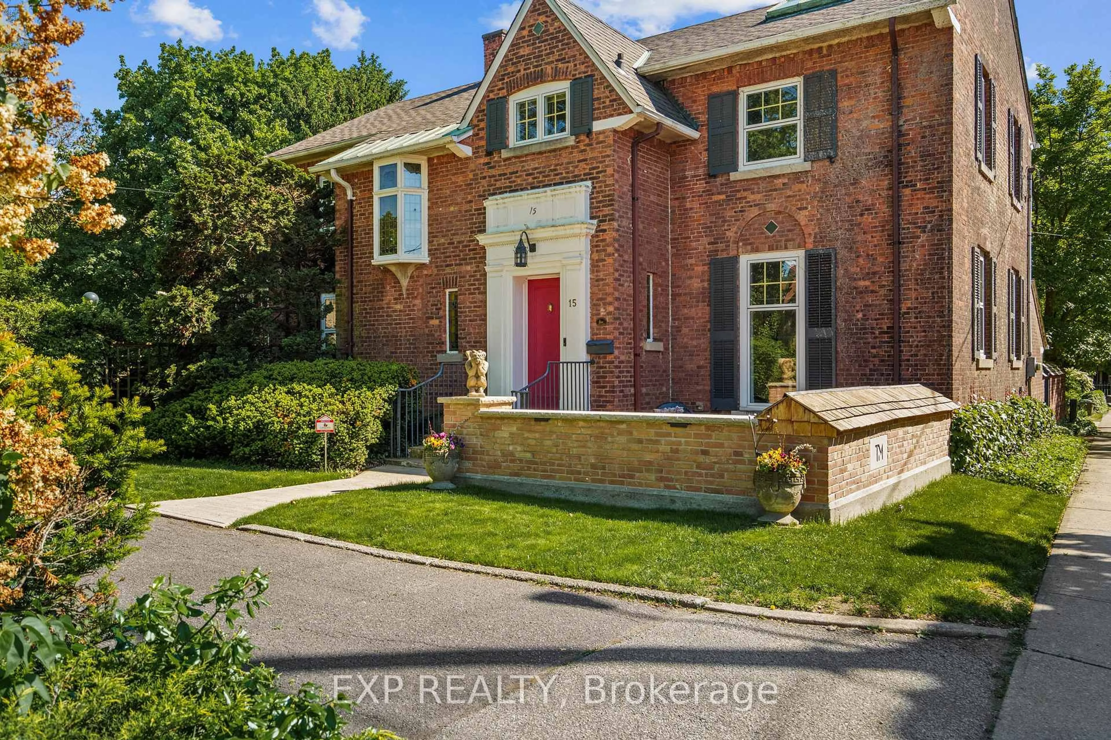 Home with brick exterior material, street for 15 Trafalgar St, St. Catharines Ontario L2R 3L9