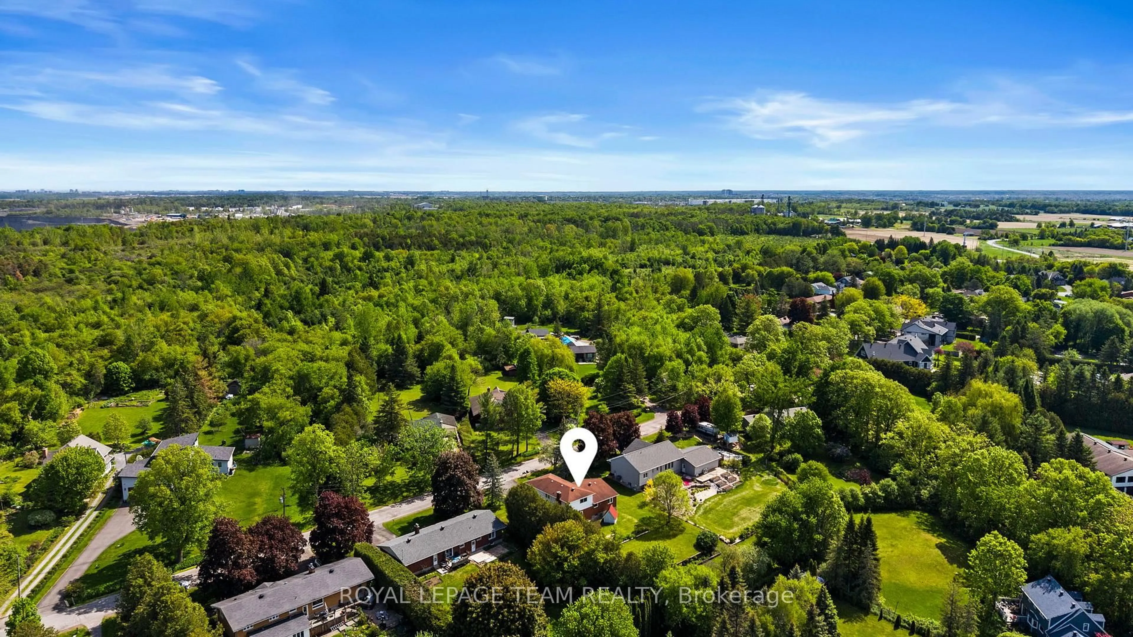 A pic from outside/outdoor area/front of a property/back of a property/a pic from drone, unknown for 44 Steeple Hill Cres, Ottawa Ontario K2R 1G3