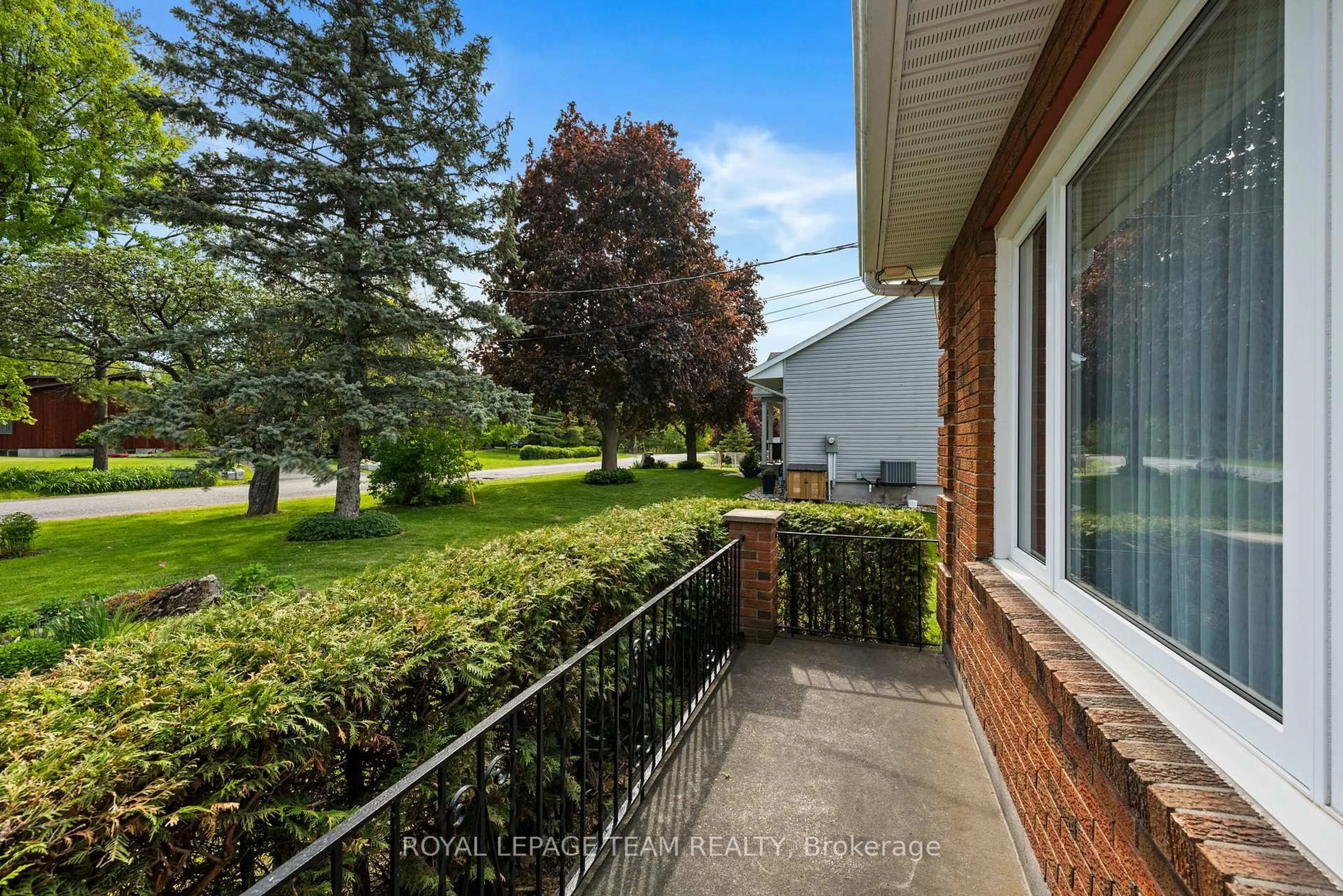Patio, unknown for 44 Steeple Hill Cres, Ottawa Ontario K2R 1G3