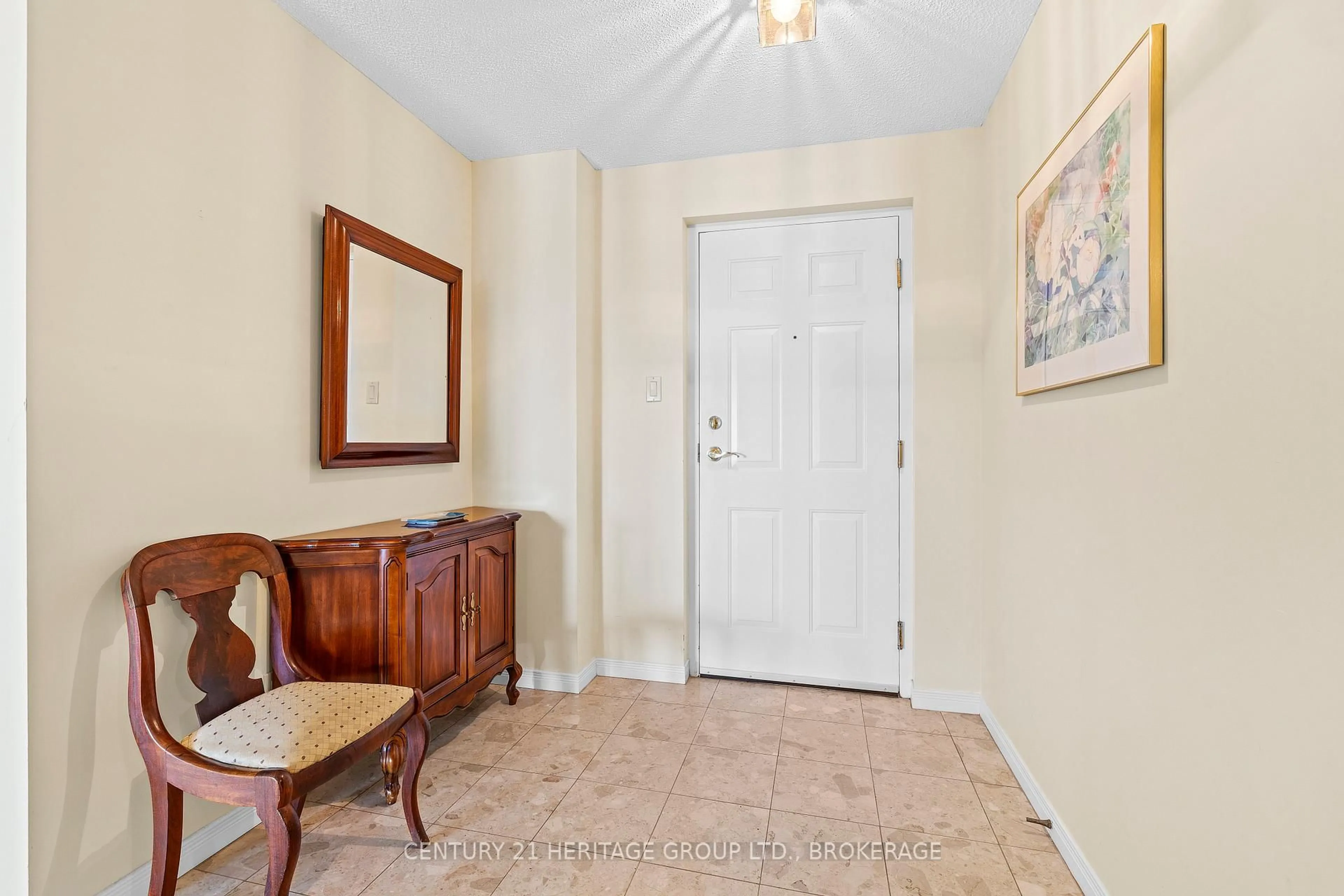 Indoor entryway for 1000 King St #1202, Kingston Ontario K7M 8H3