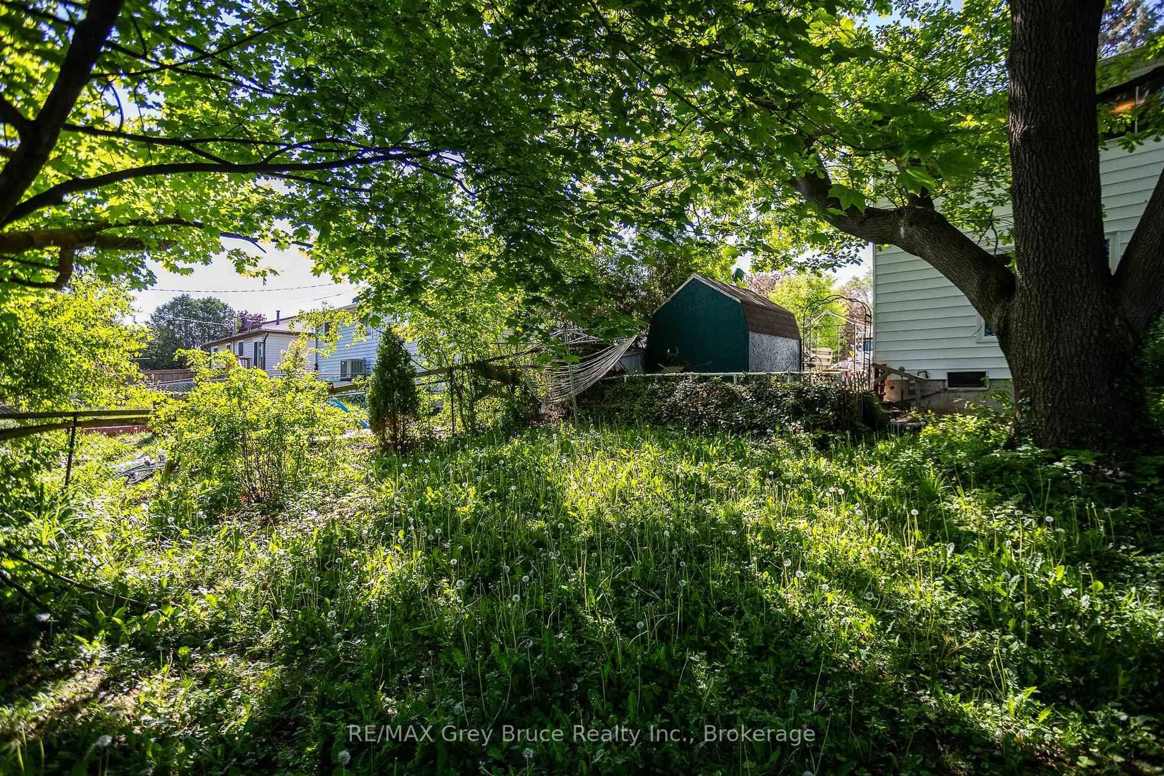 Shed for 1068 11th St, Owen Sound Ontario N4K 5V6