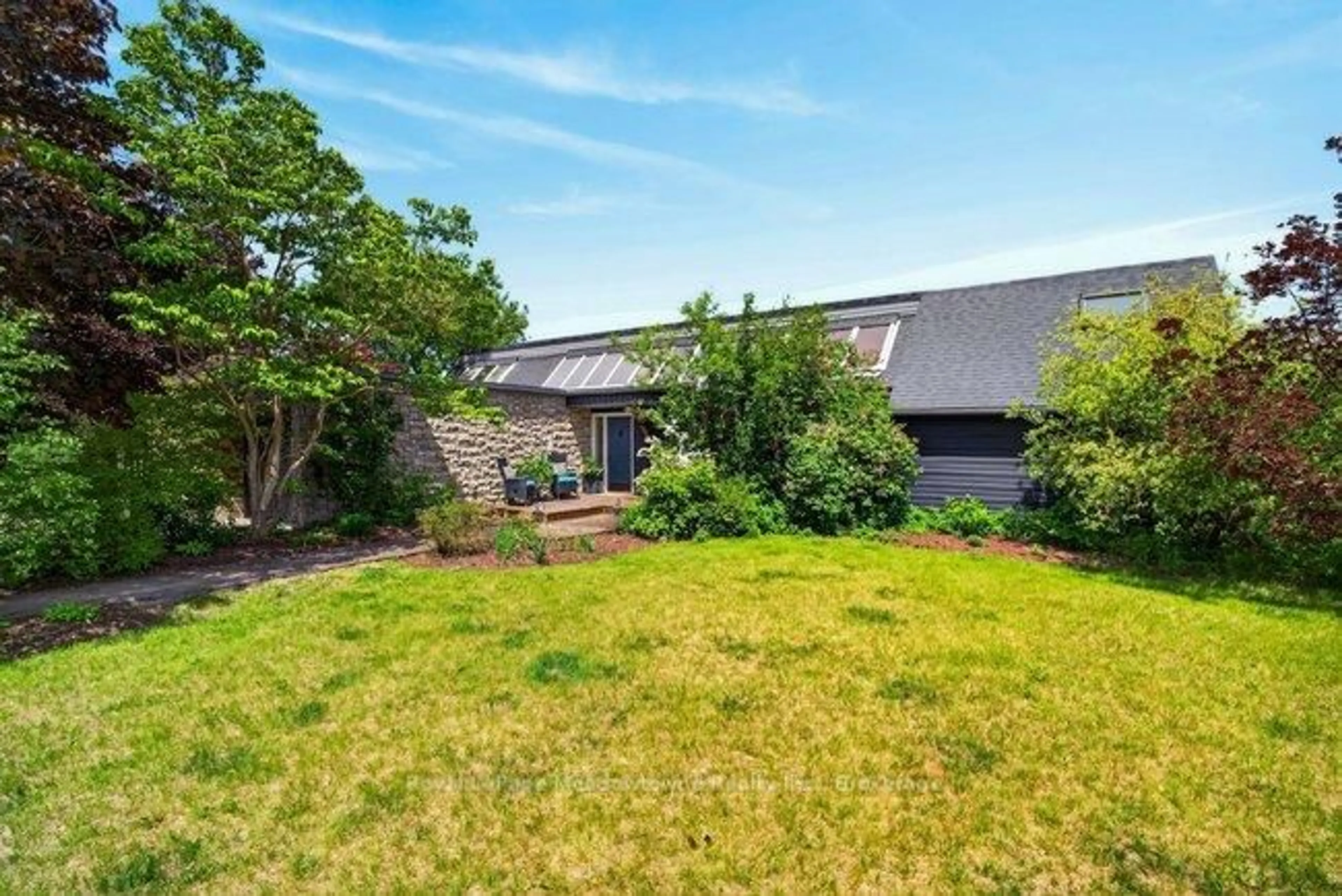 A pic from outside/outdoor area/front of a property/back of a property/a pic from drone, unknown for 8122 Eramosa Garafraxa Townline, Centre Wellington Ontario N1M 2W5